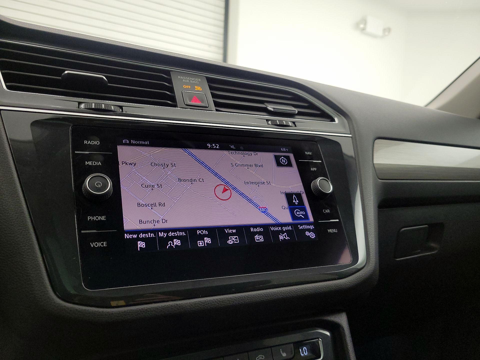 Thumbnail: 2018 Volkswagen Tiguan - 14