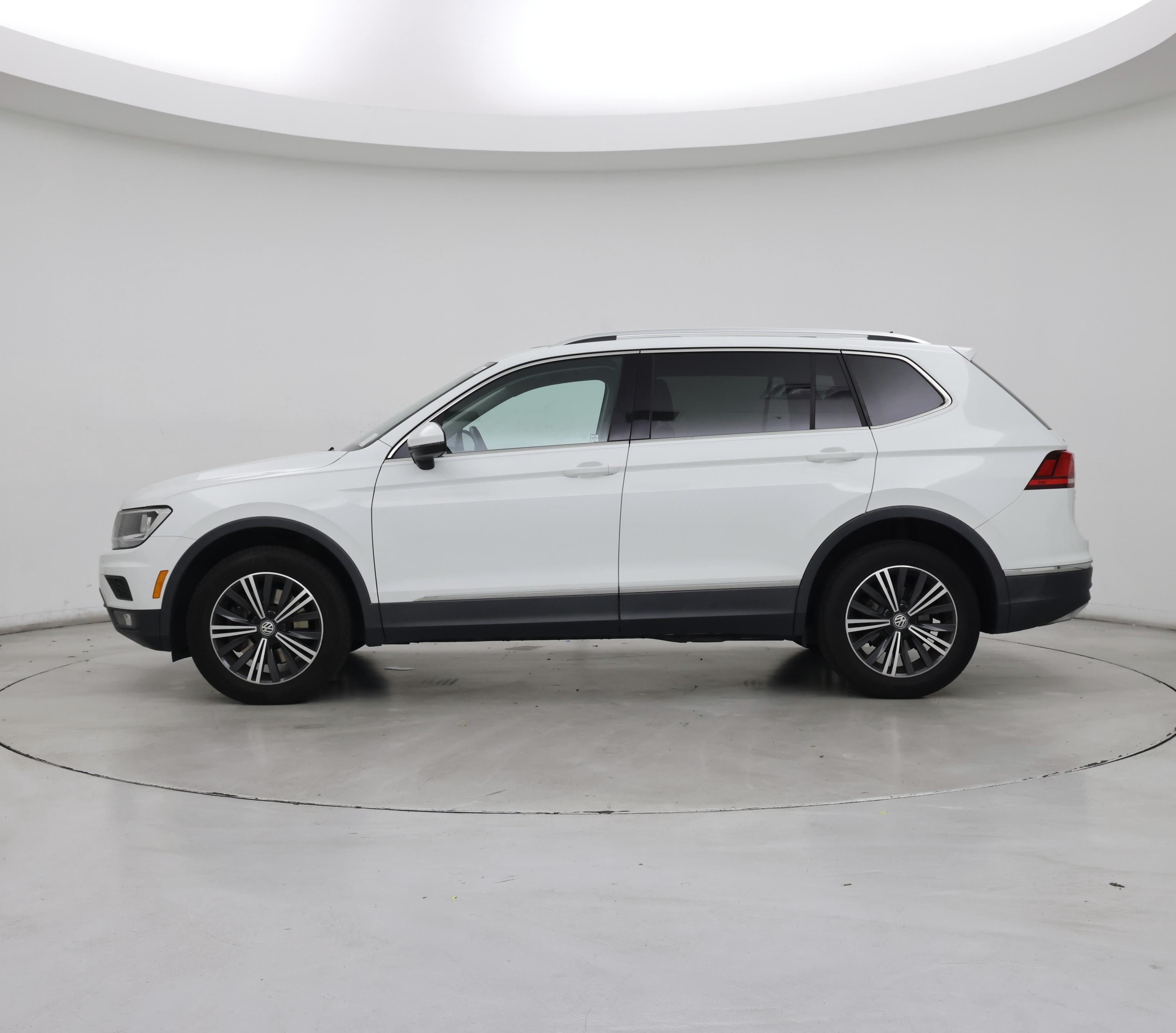 Thumbnail: 2018 Volkswagen Tiguan - 3
