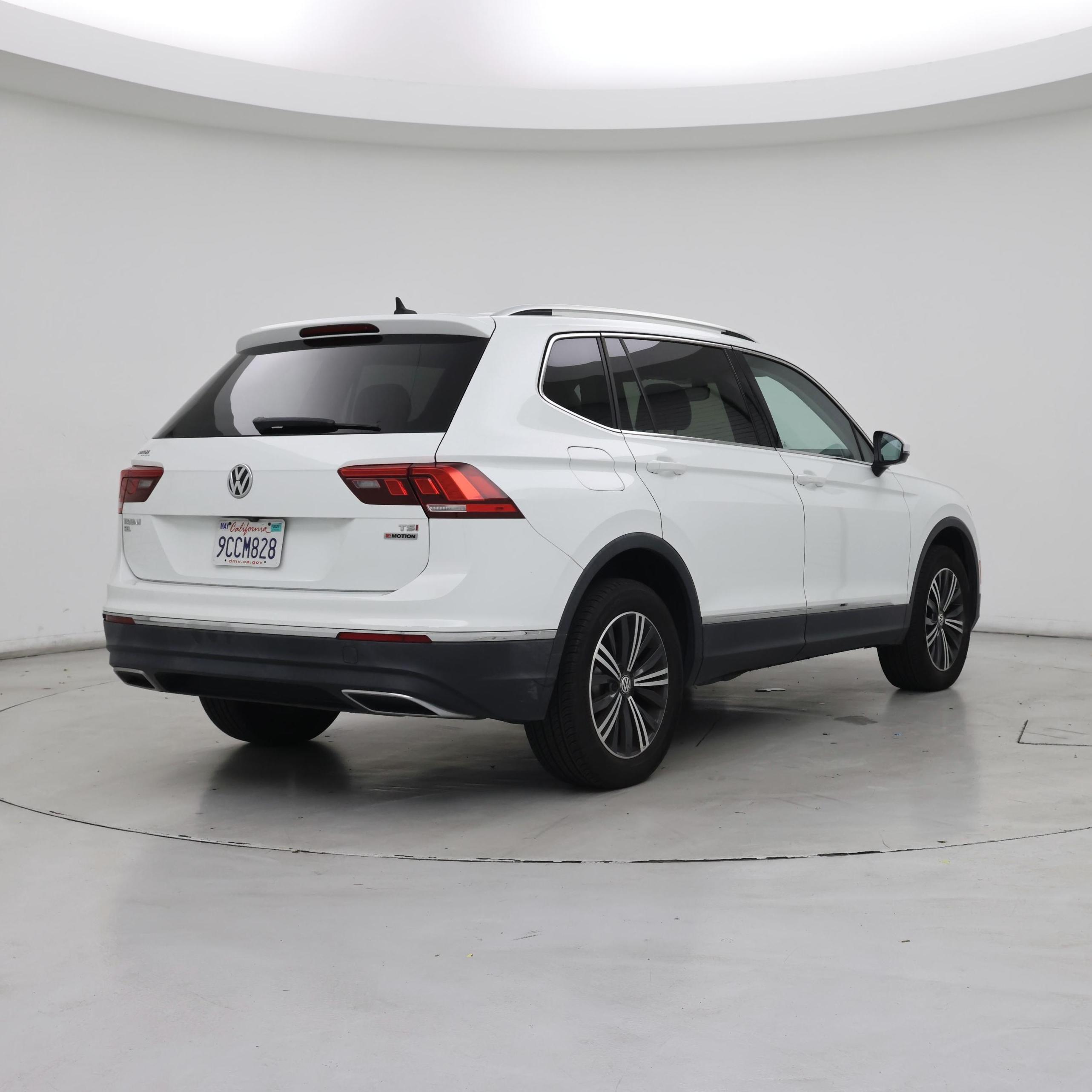Thumbnail: 2018 Volkswagen Tiguan - 8