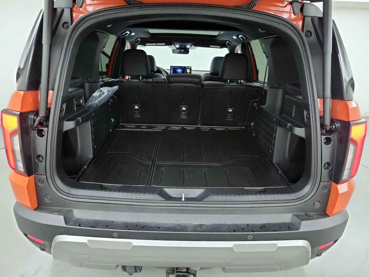 Trunk/Cargo (Seats Up)