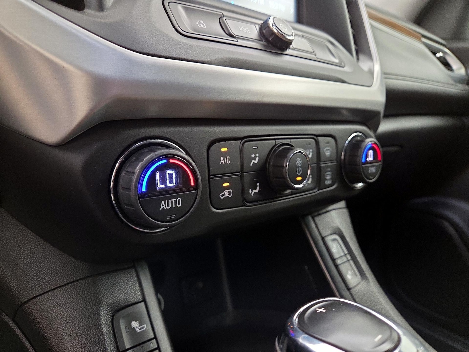 2017 GMC Acadia SLE-2 - Photo 17