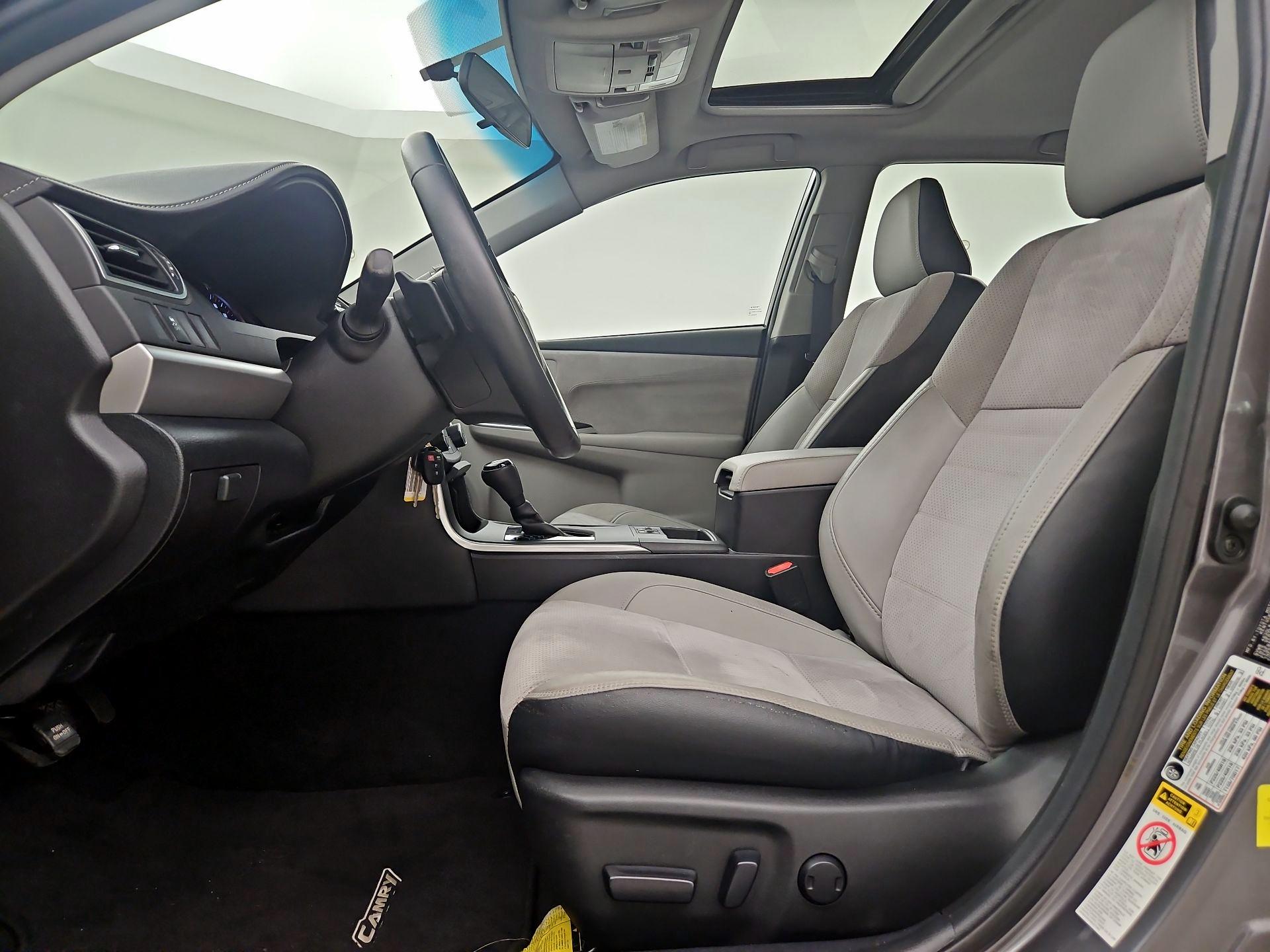 Thumbnail: 2015 Toyota Camry - 11