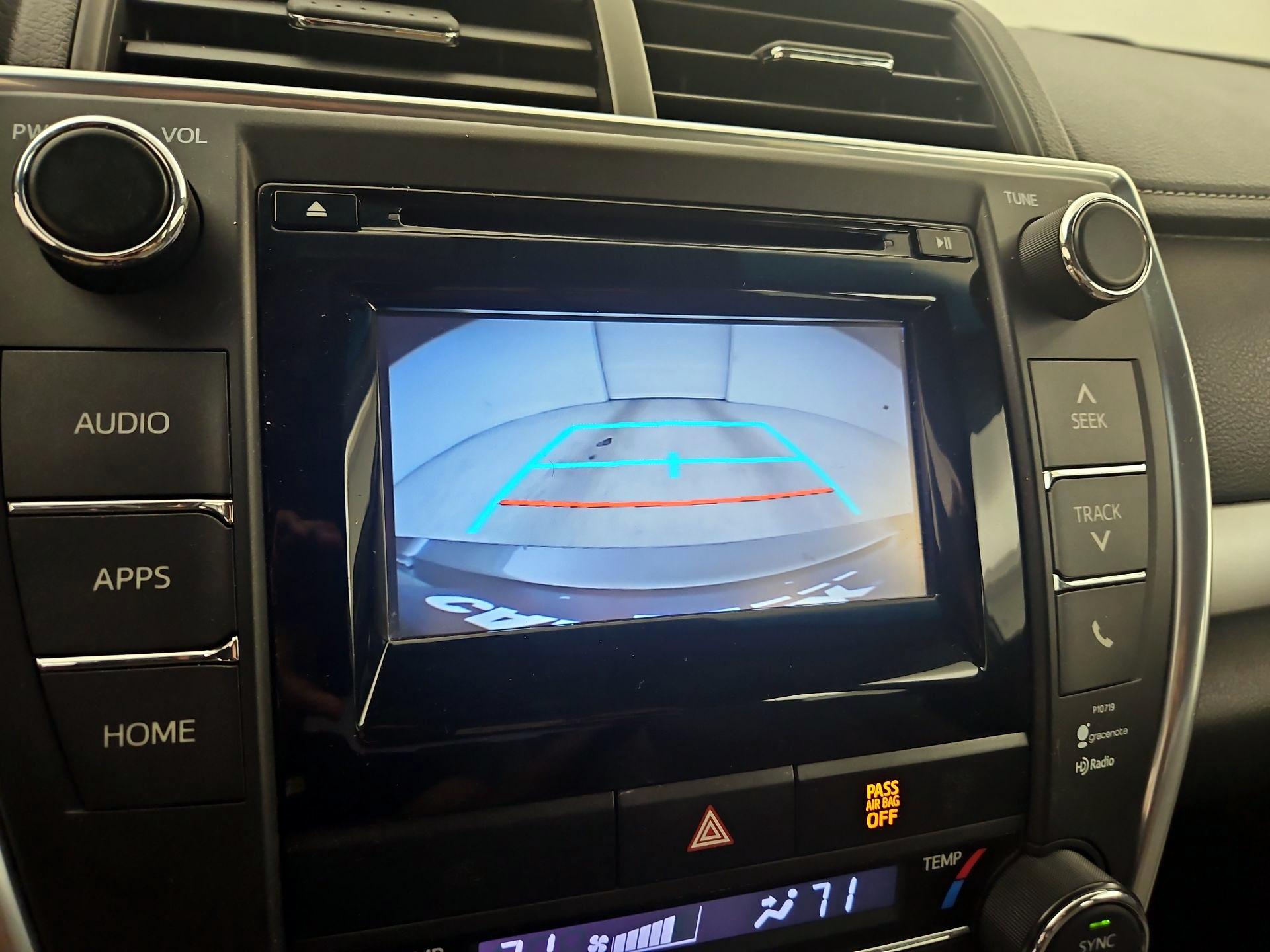 Thumbnail: 2015 Toyota Camry - 14