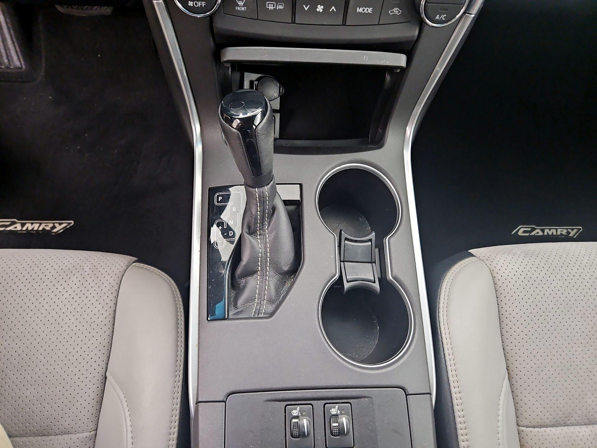 Thumbnail: 2015 Toyota Camry - 17
