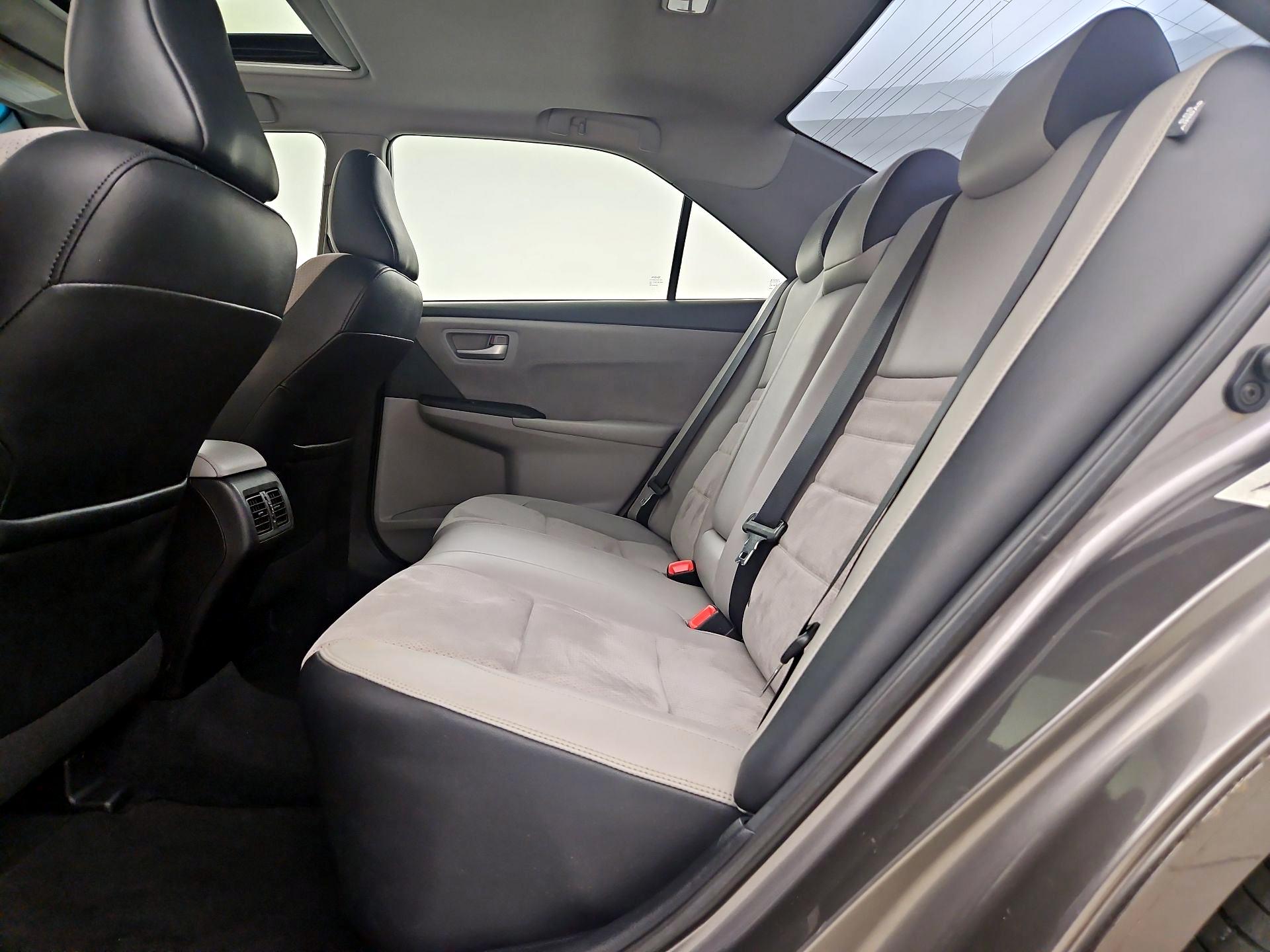Thumbnail: 2015 Toyota Camry - 20