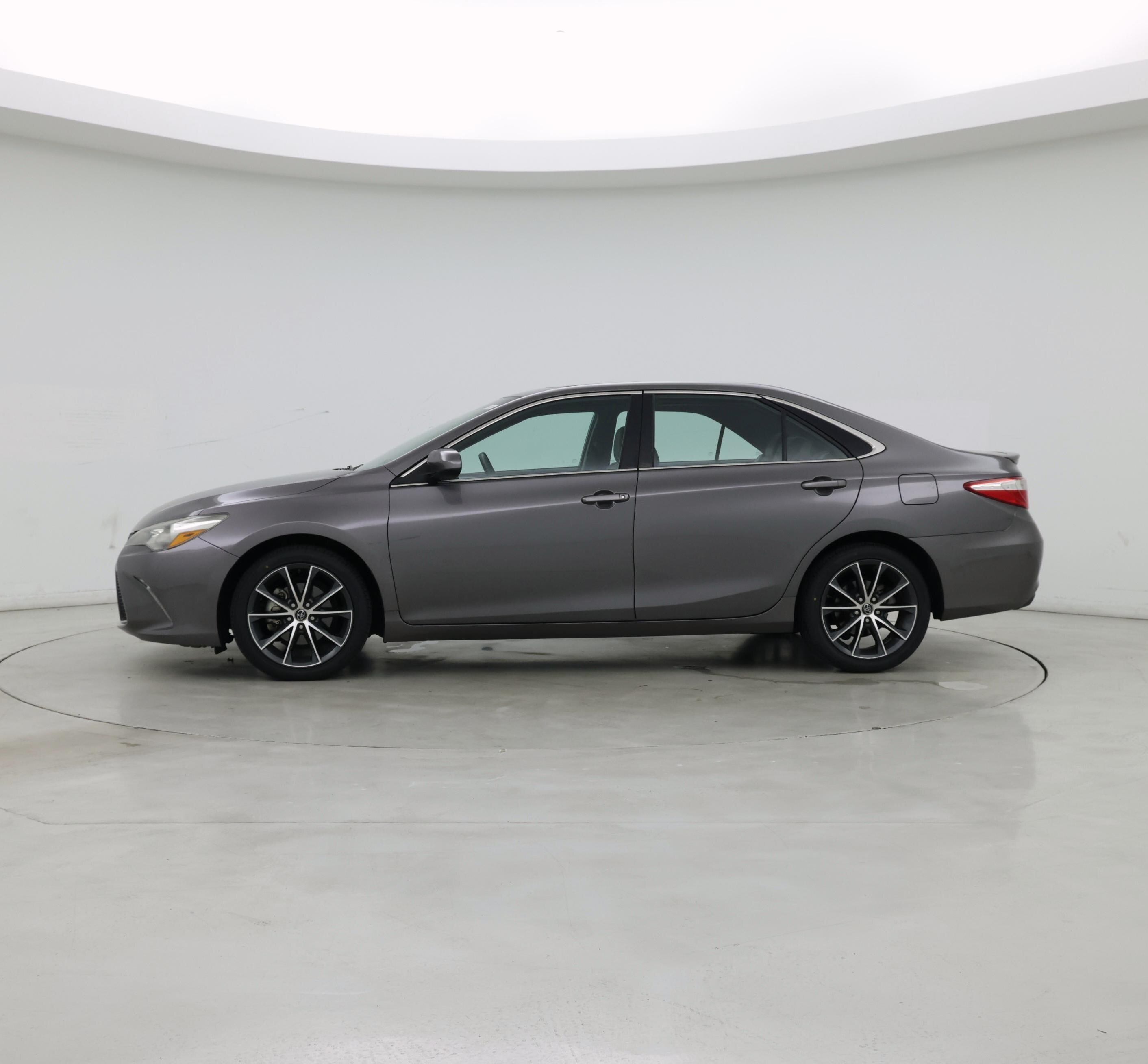 Thumbnail: 2015 Toyota Camry - 3