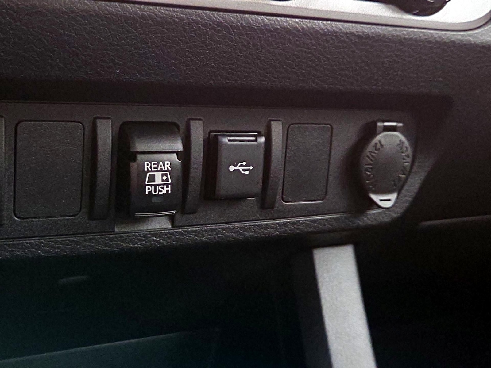 2021 Toyota Tacoma SR5 - Photo 20