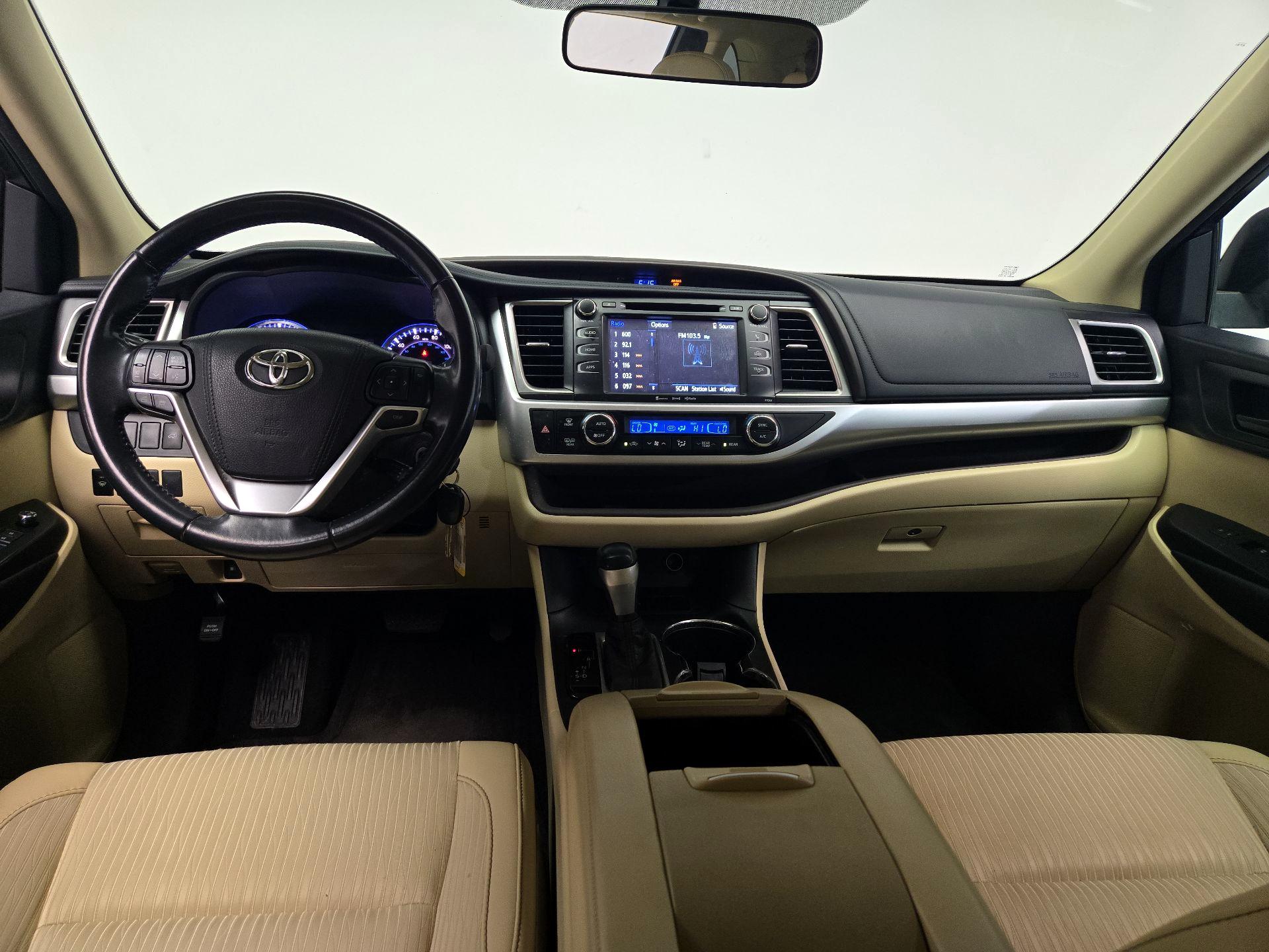 Thumbnail: 2016 Toyota Highlander - 9