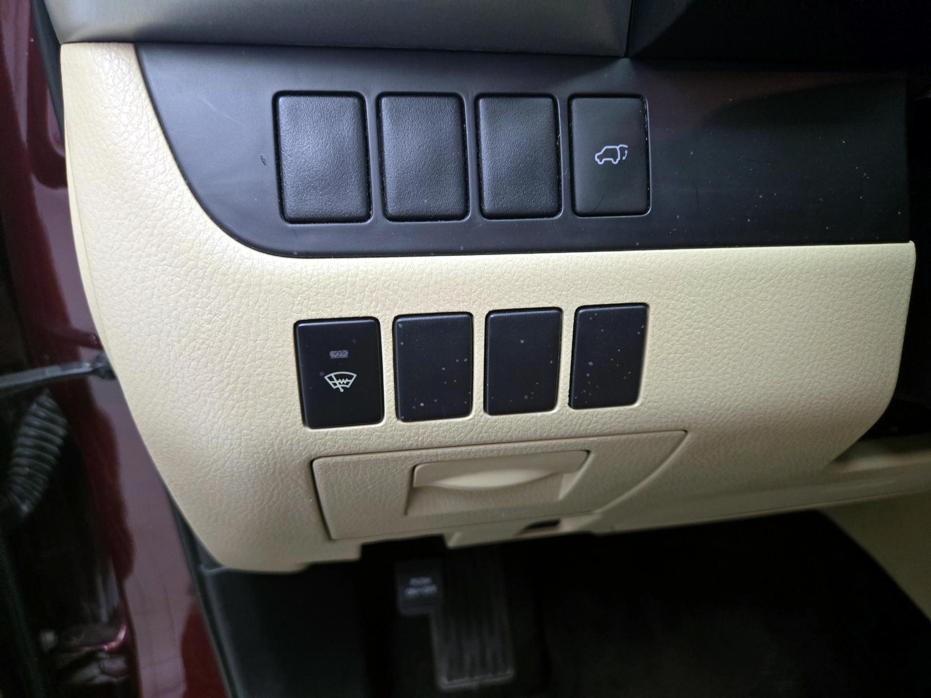 Thumbnail: 2016 Toyota Highlander - 13
