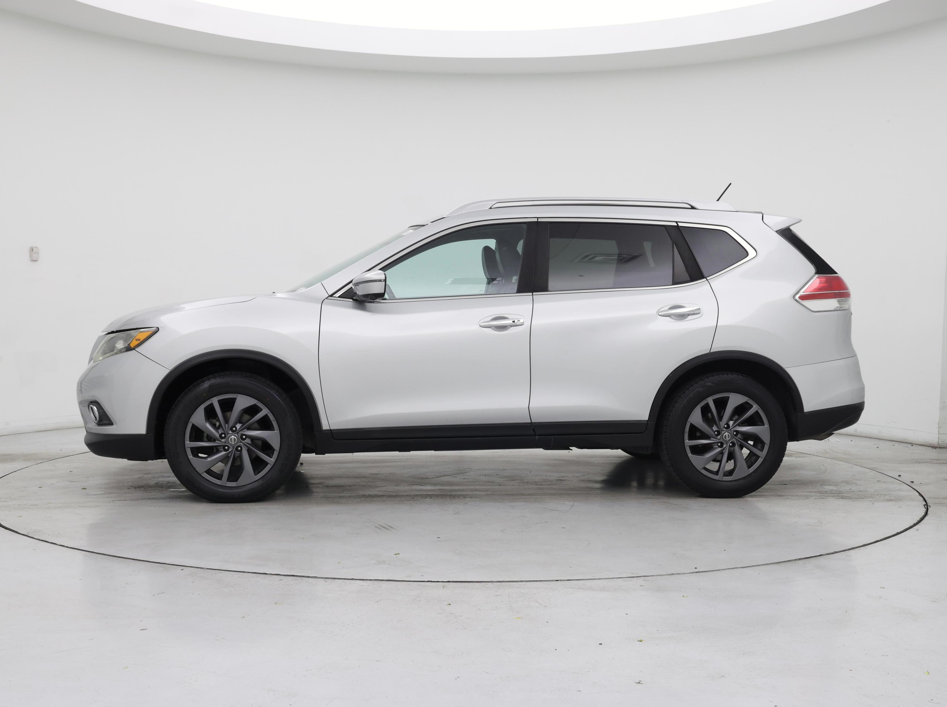 Thumbnail: 2016 Nissan Rogue - 3