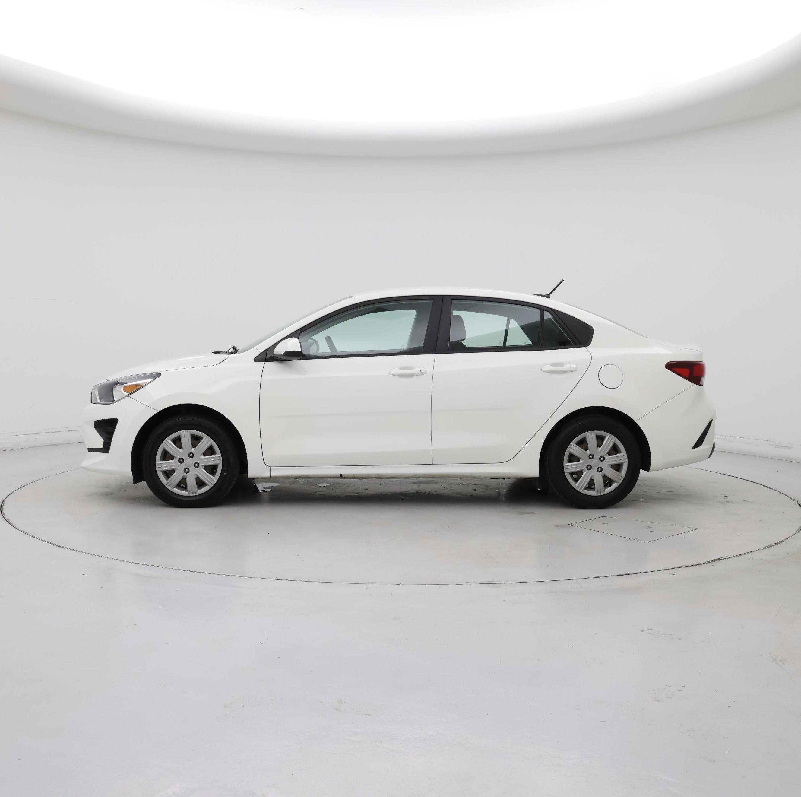 Thumbnail: 2022 Kia Rio - 3