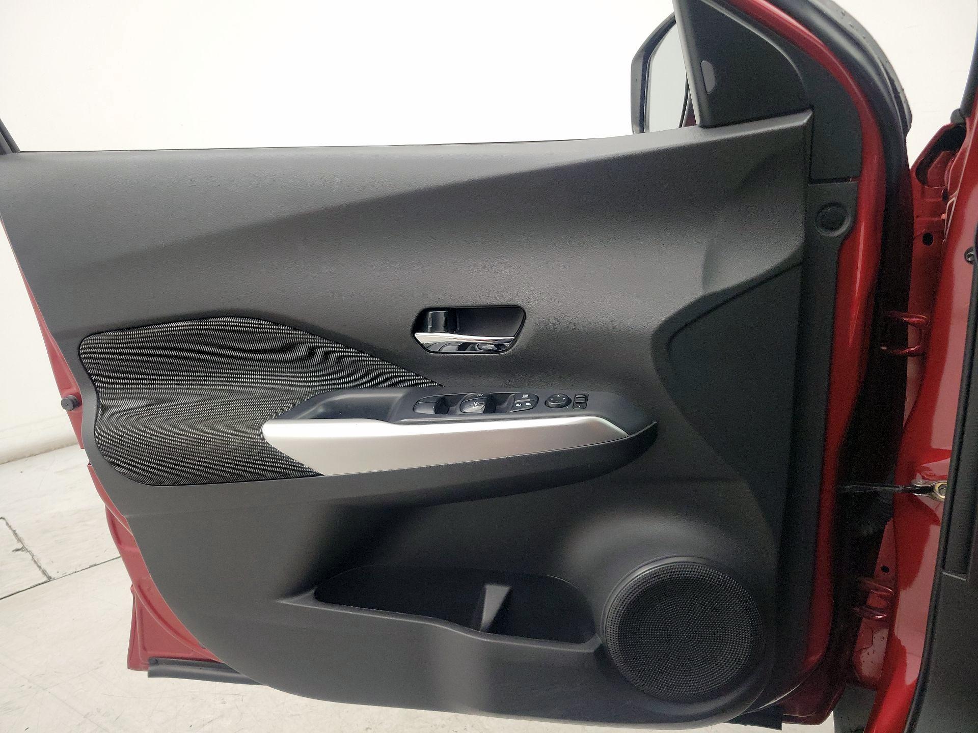 Thumbnail: 2019 Nissan Kicks - 12