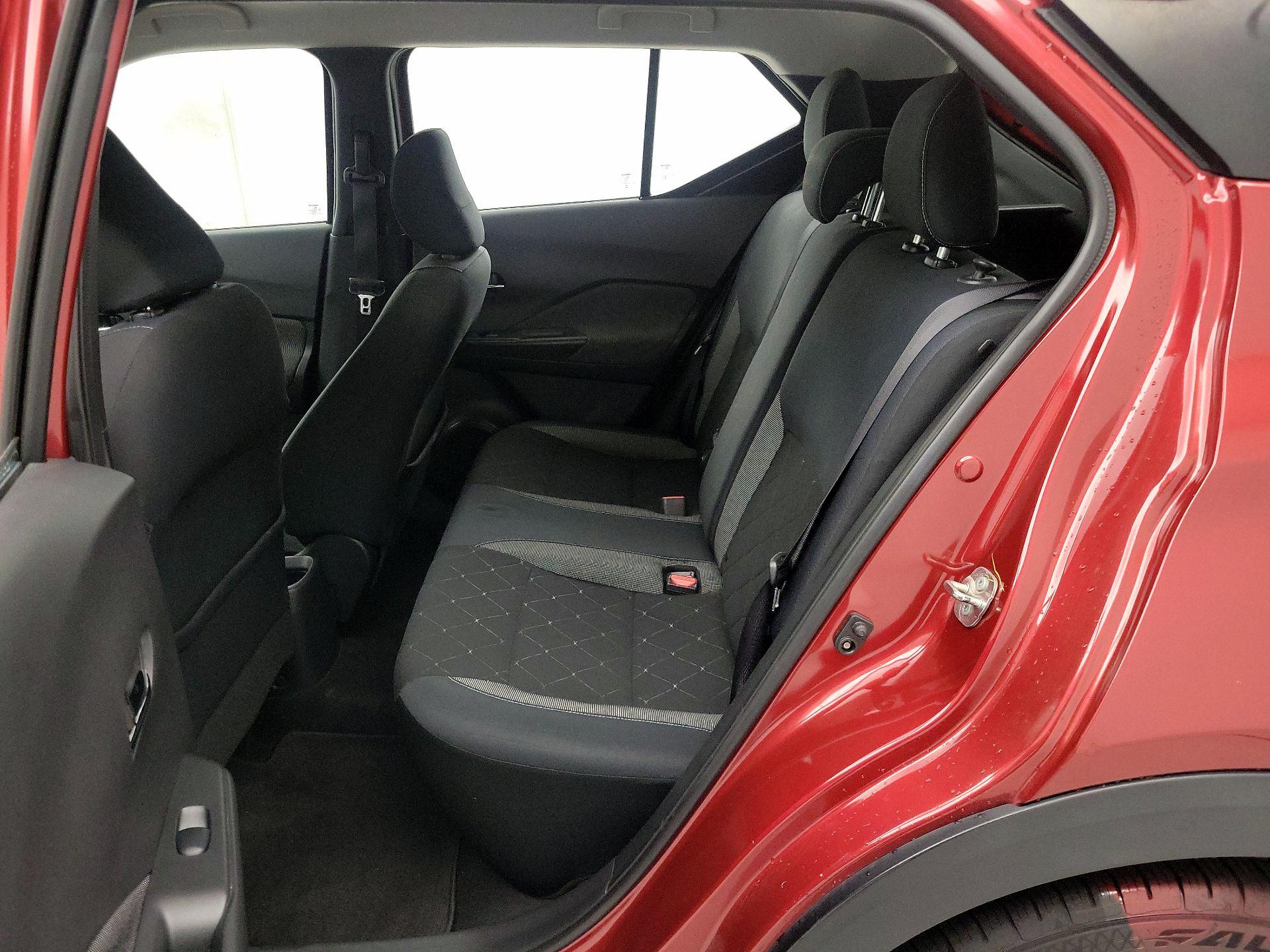 Thumbnail: 2019 Nissan Kicks - 18