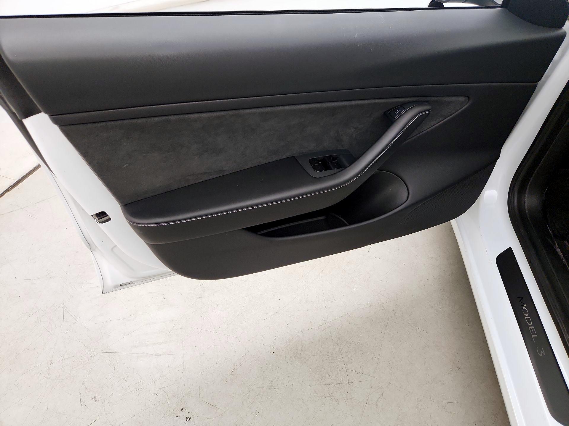 Thumbnail: 2021 Tesla Model 3 - 10