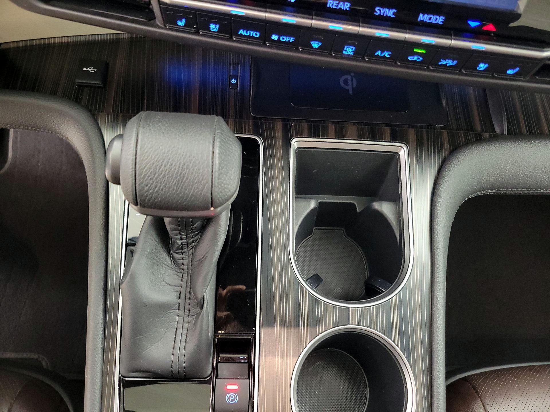 Thumbnail: 2021 Toyota Sienna - 18