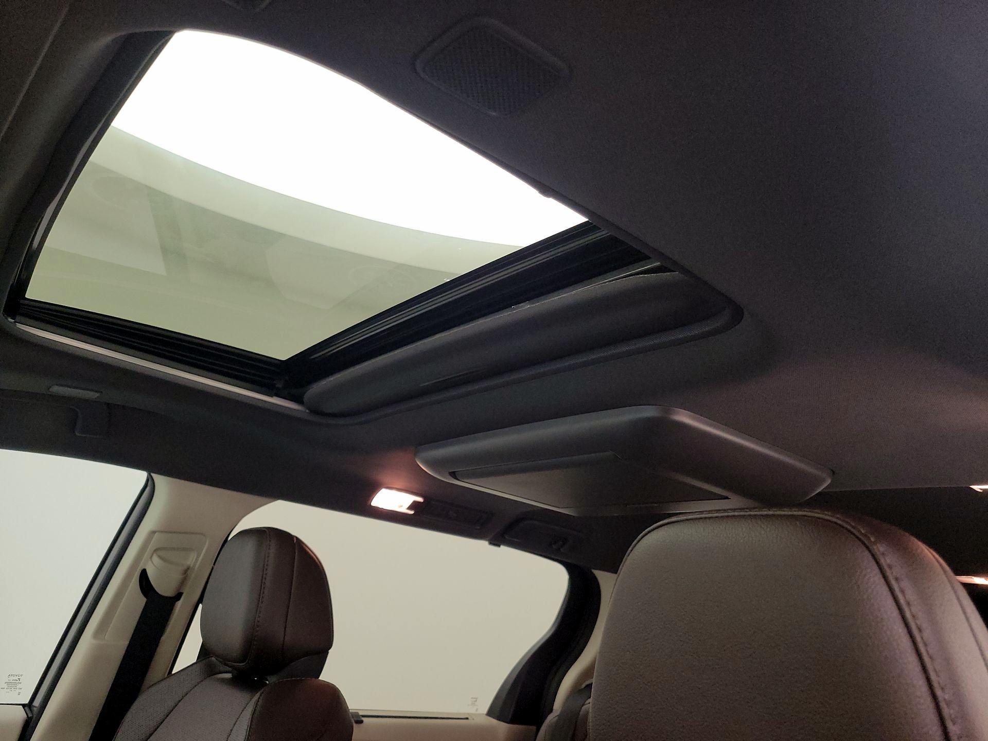 Thumbnail: 2021 Toyota Sienna - 20