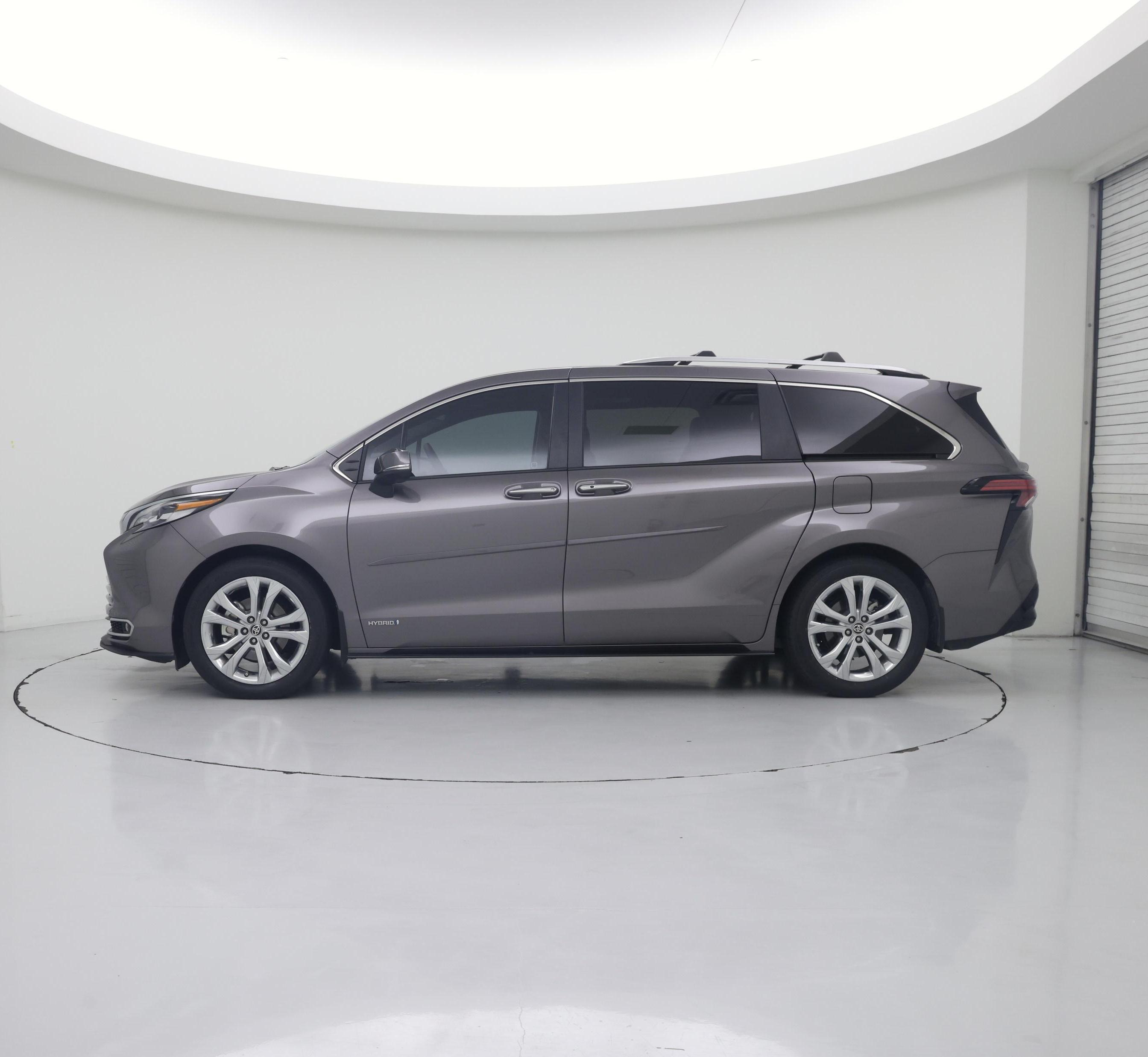 Thumbnail: 2021 Toyota Sienna - 3