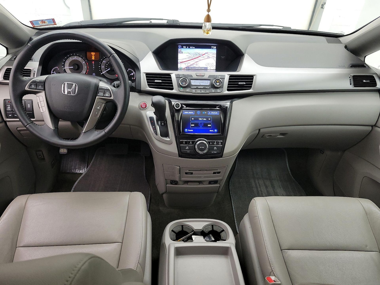 2016 Honda Odyssey Touring Elite - Photo 10