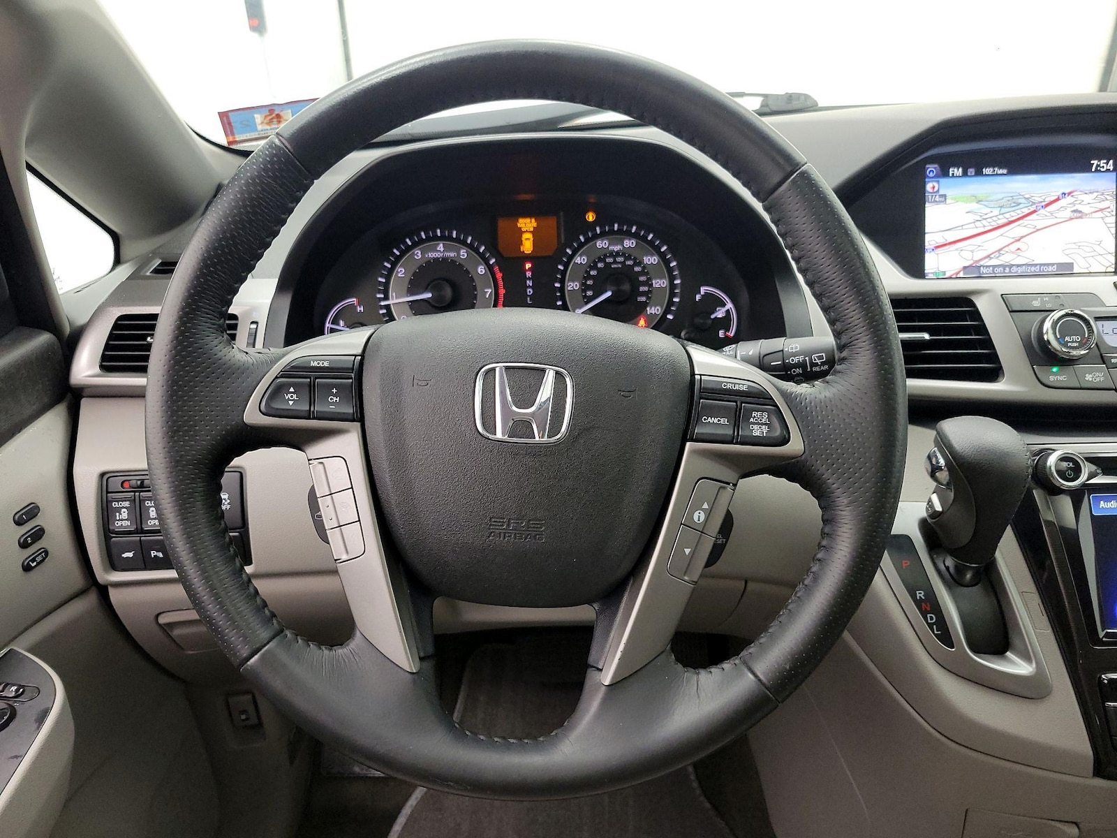 2016 Honda Odyssey Touring Elite - Photo 11