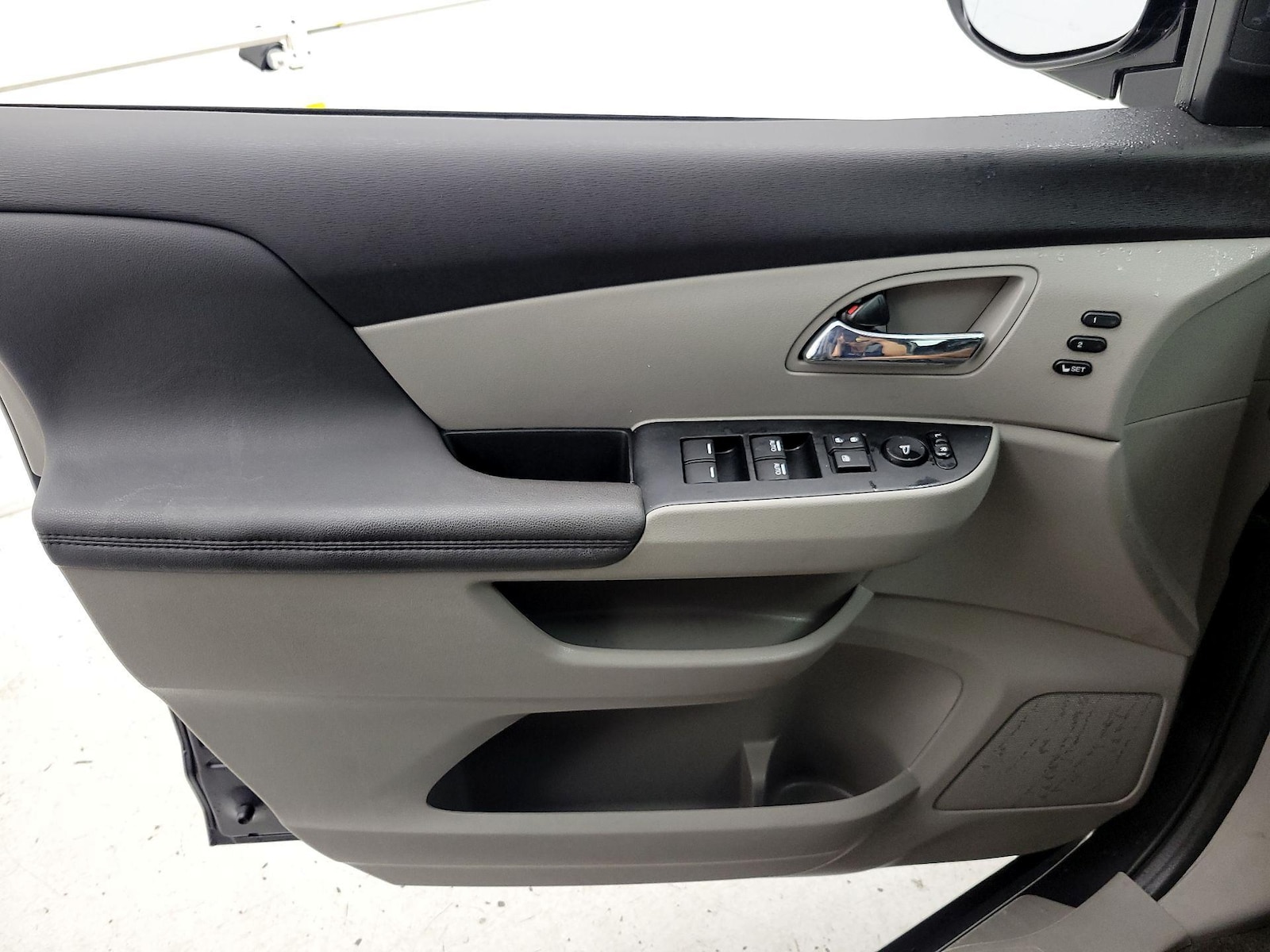 2016 Honda Odyssey Touring Elite - Photo 13