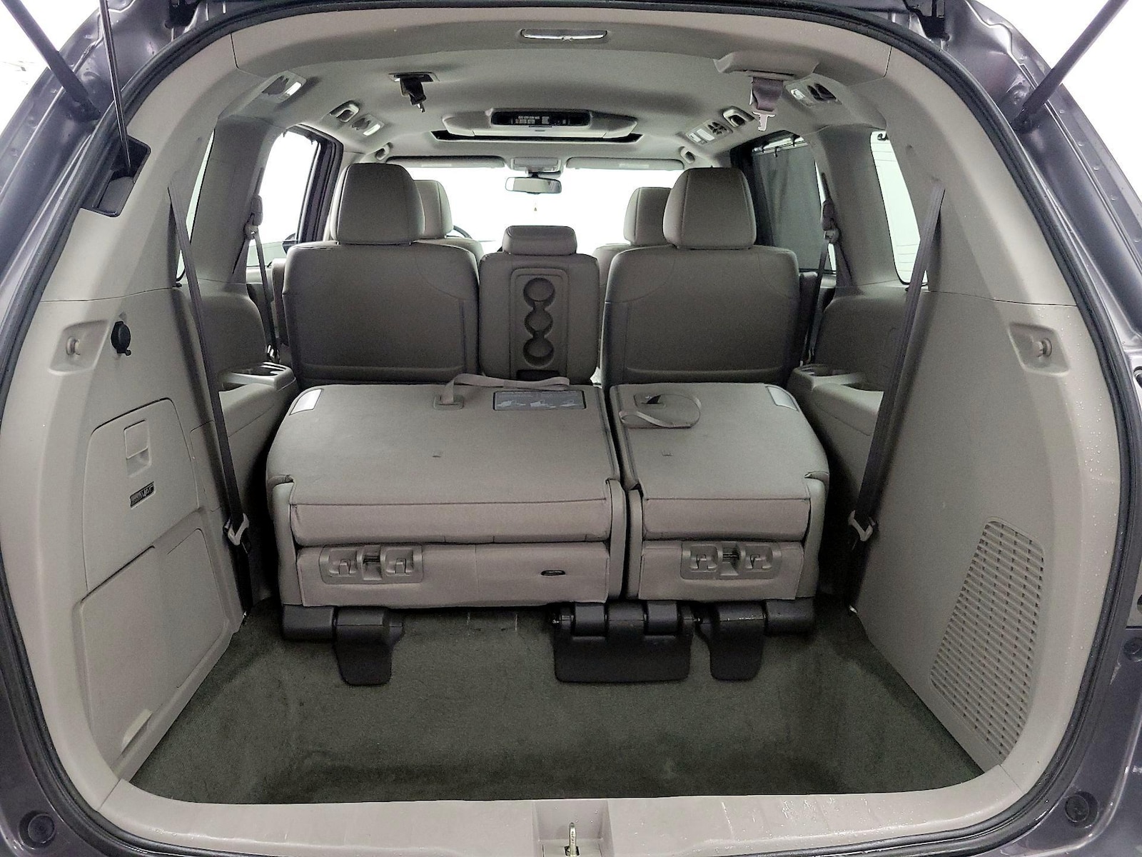 2016 Honda Odyssey Touring Elite - Photo 25