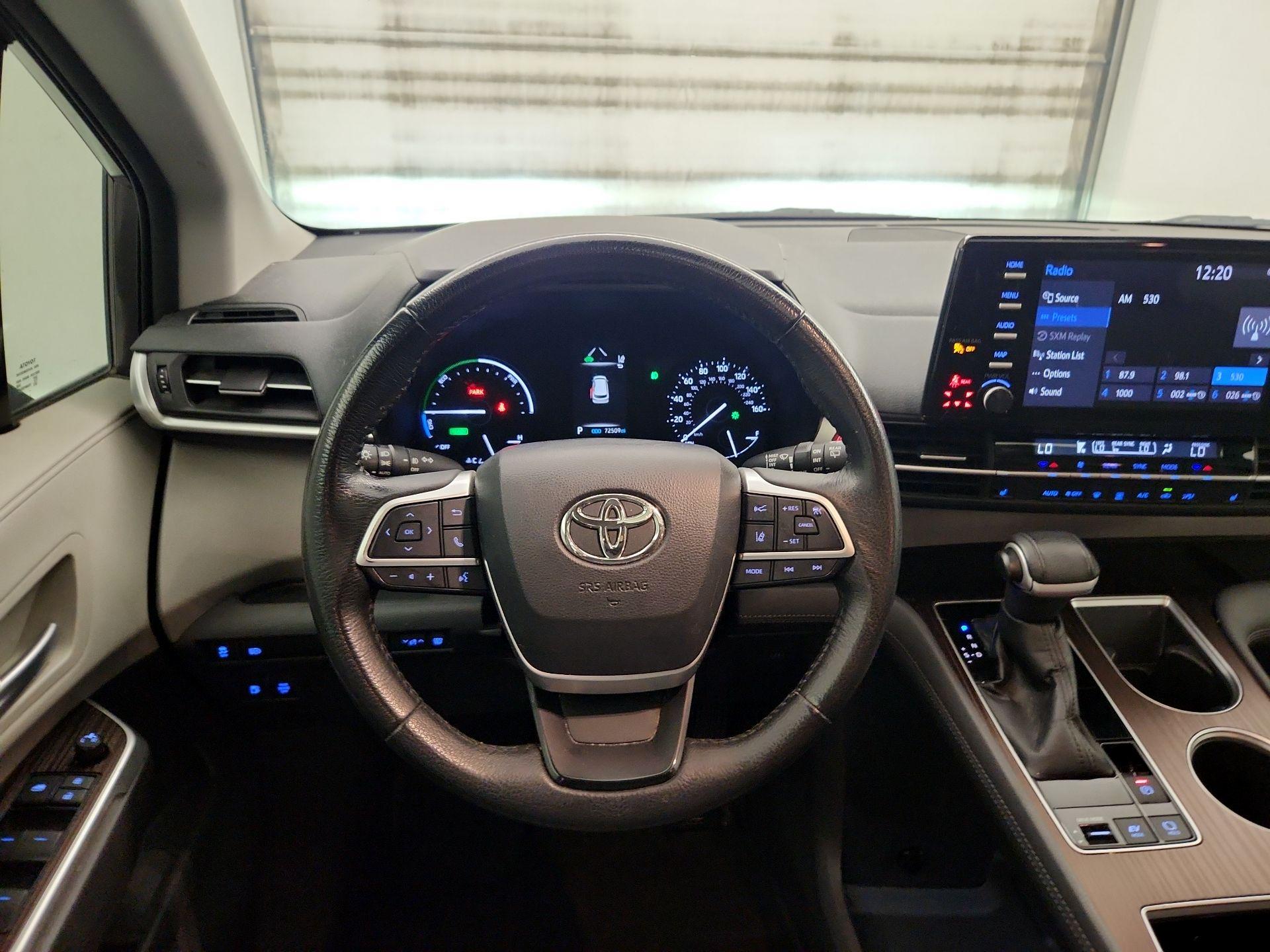 Thumbnail: 2021 Toyota Sienna - 10