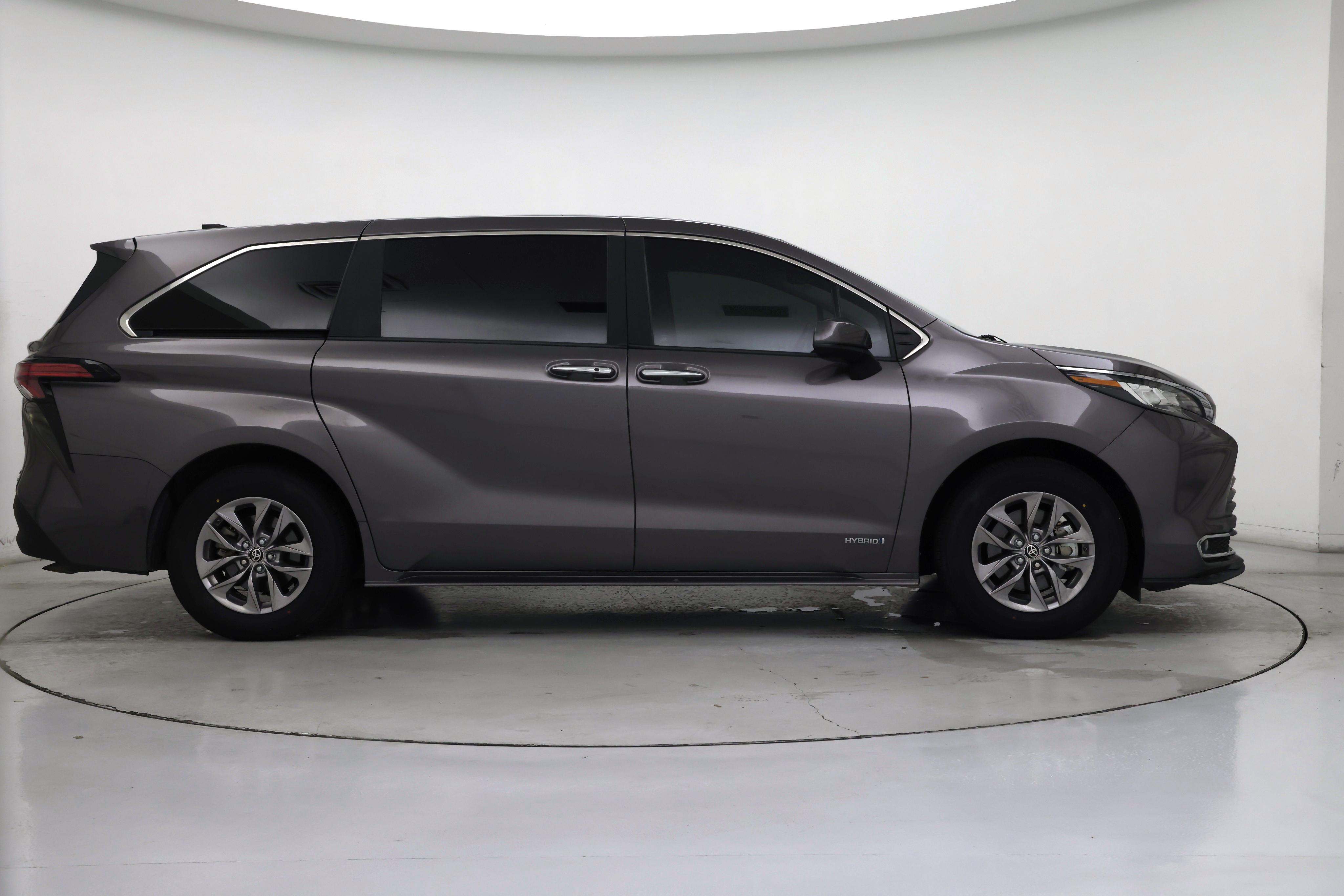 Thumbnail: 2021 Toyota Sienna - 7