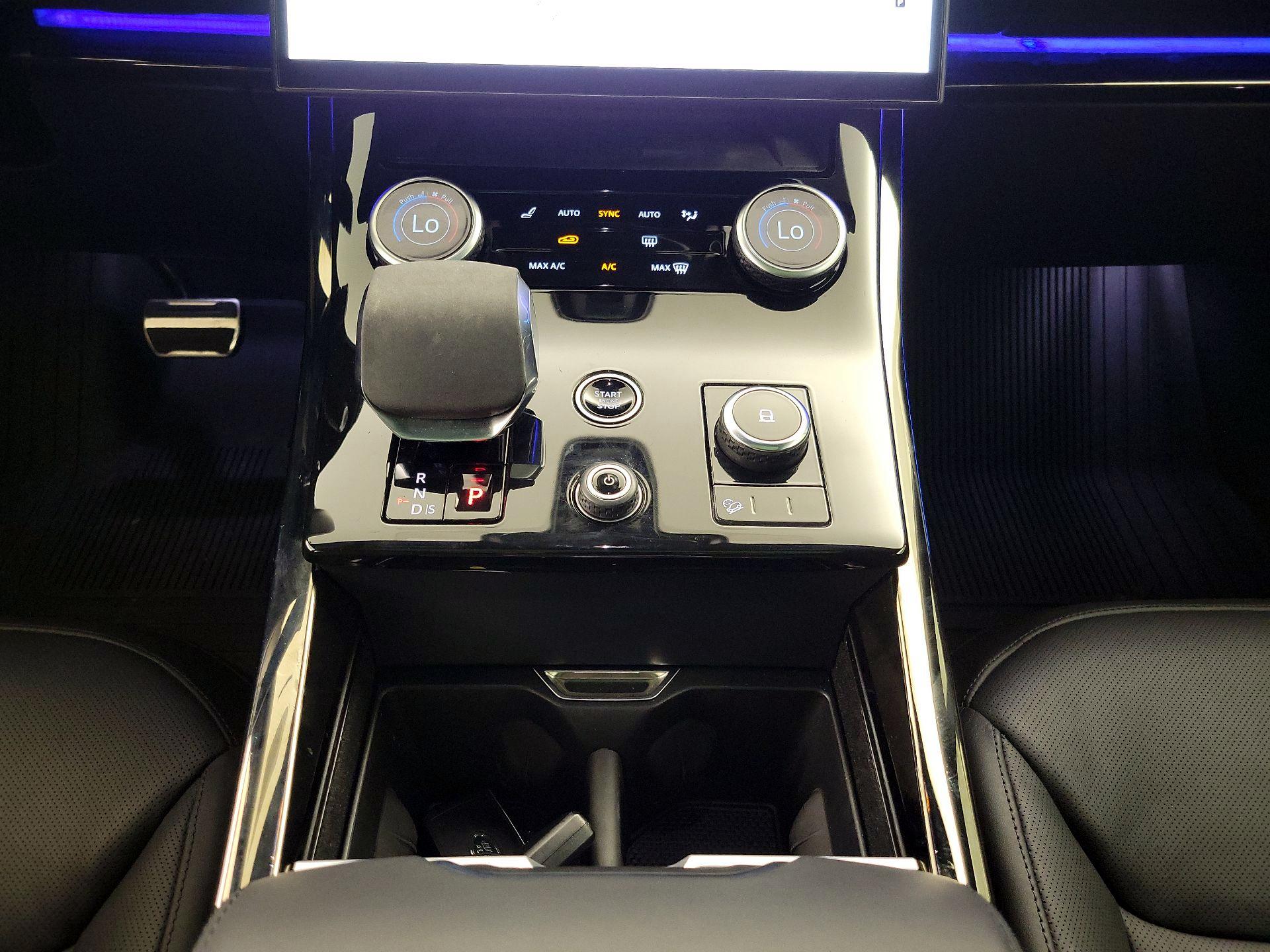Thumbnail: 2023 Land Rover Range Rover Sport - 18