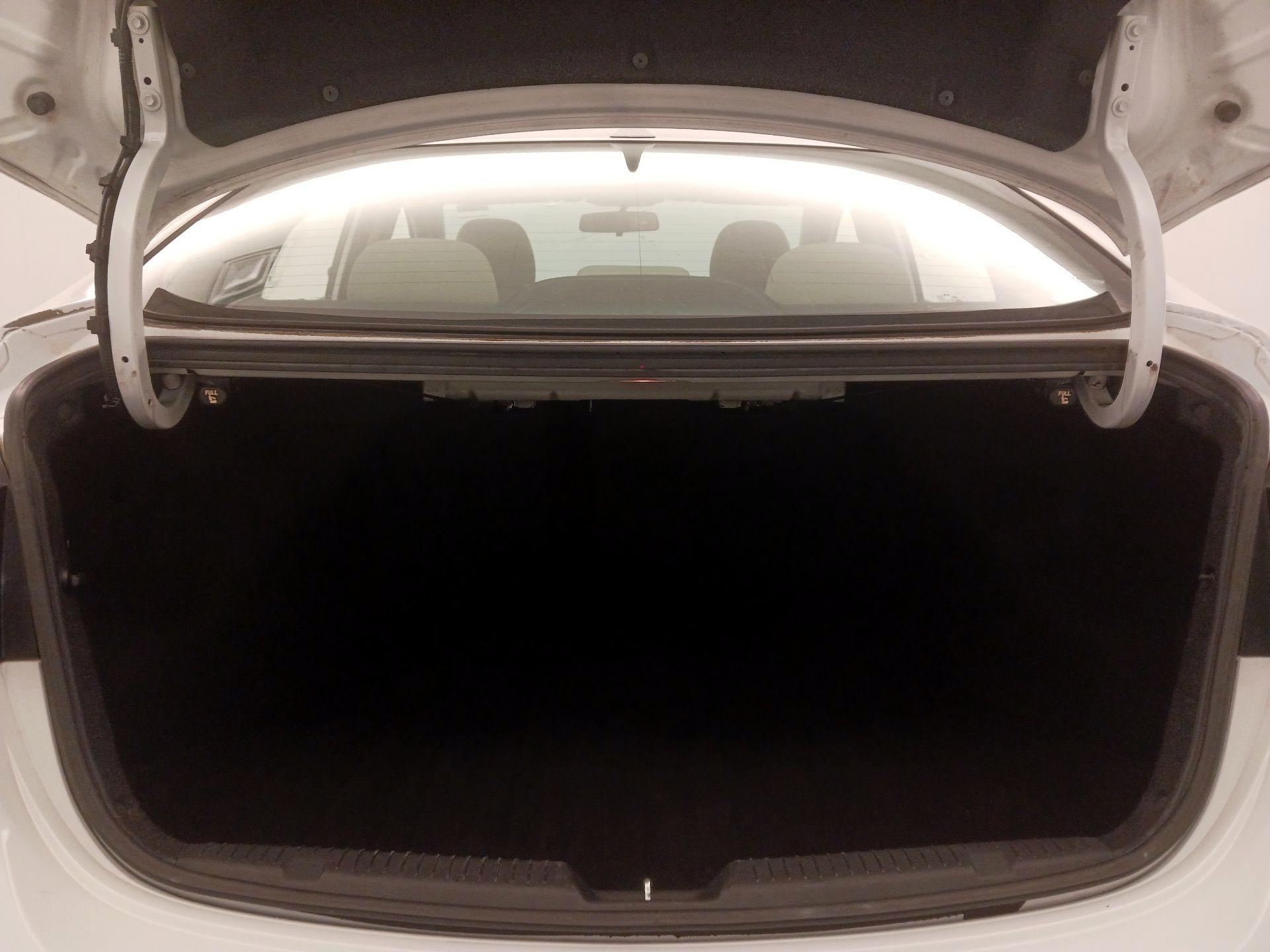 Thumbnail: 2014 Hyundai Elantra - 20