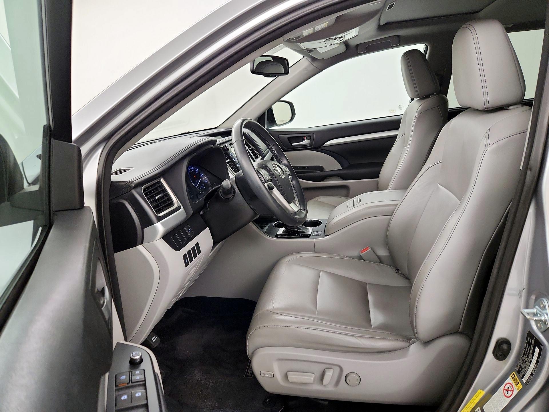 Thumbnail: 2015 Toyota Highlander - 11