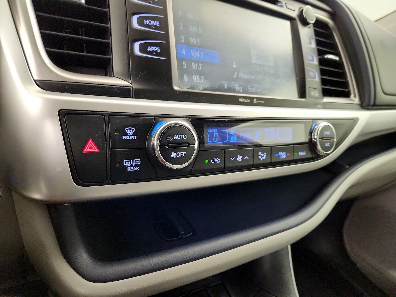 2015 Toyota Highlander XLE - Photo 18