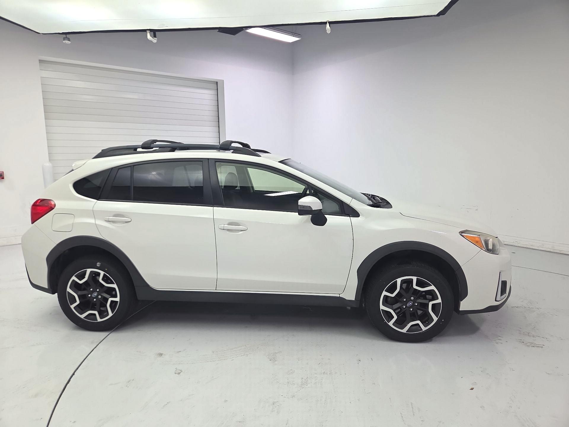 Thumbnail: 2016 Subaru XV Crosstrek - 4
