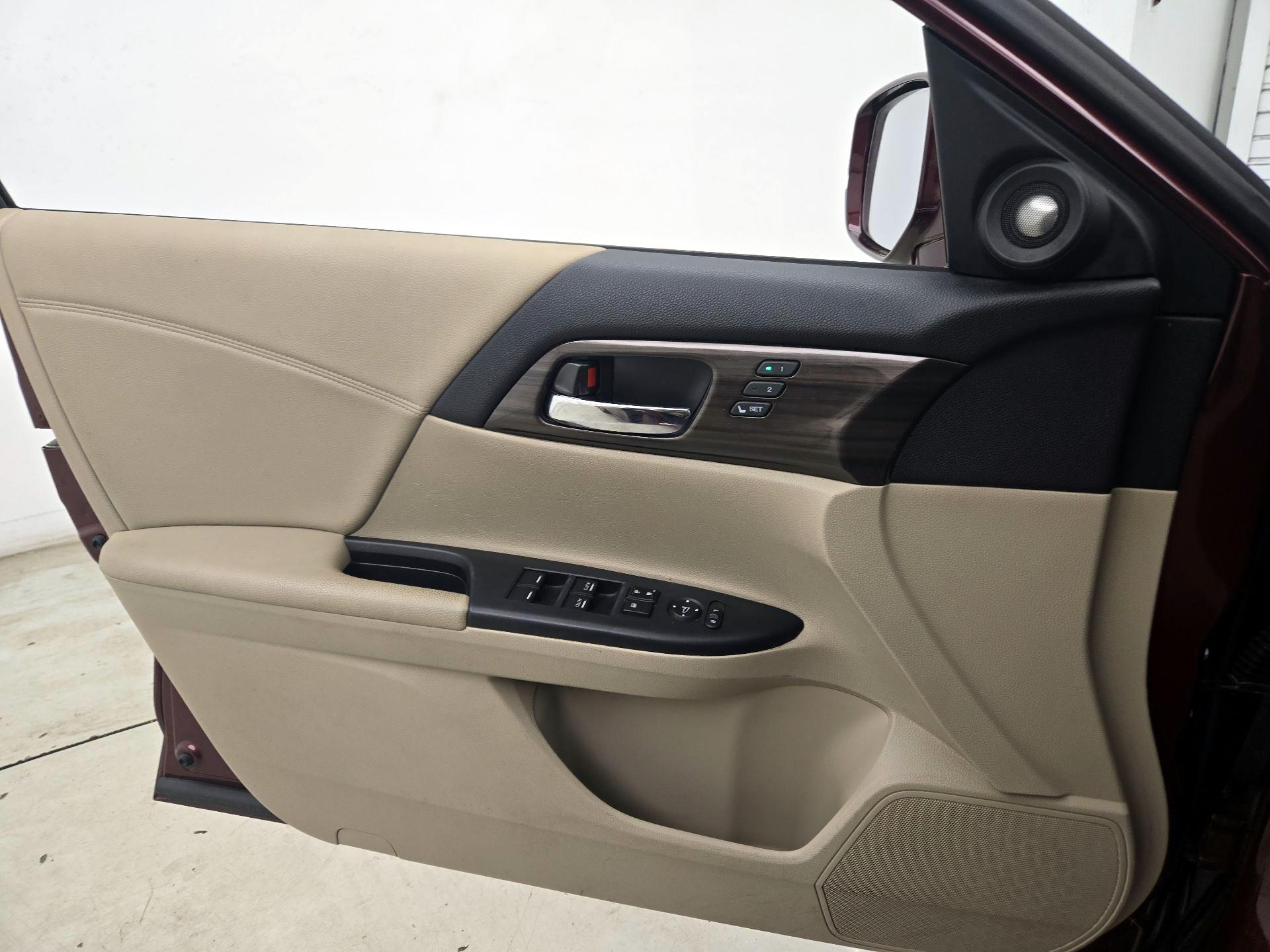 Thumbnail: 2016 Honda Accord - 12