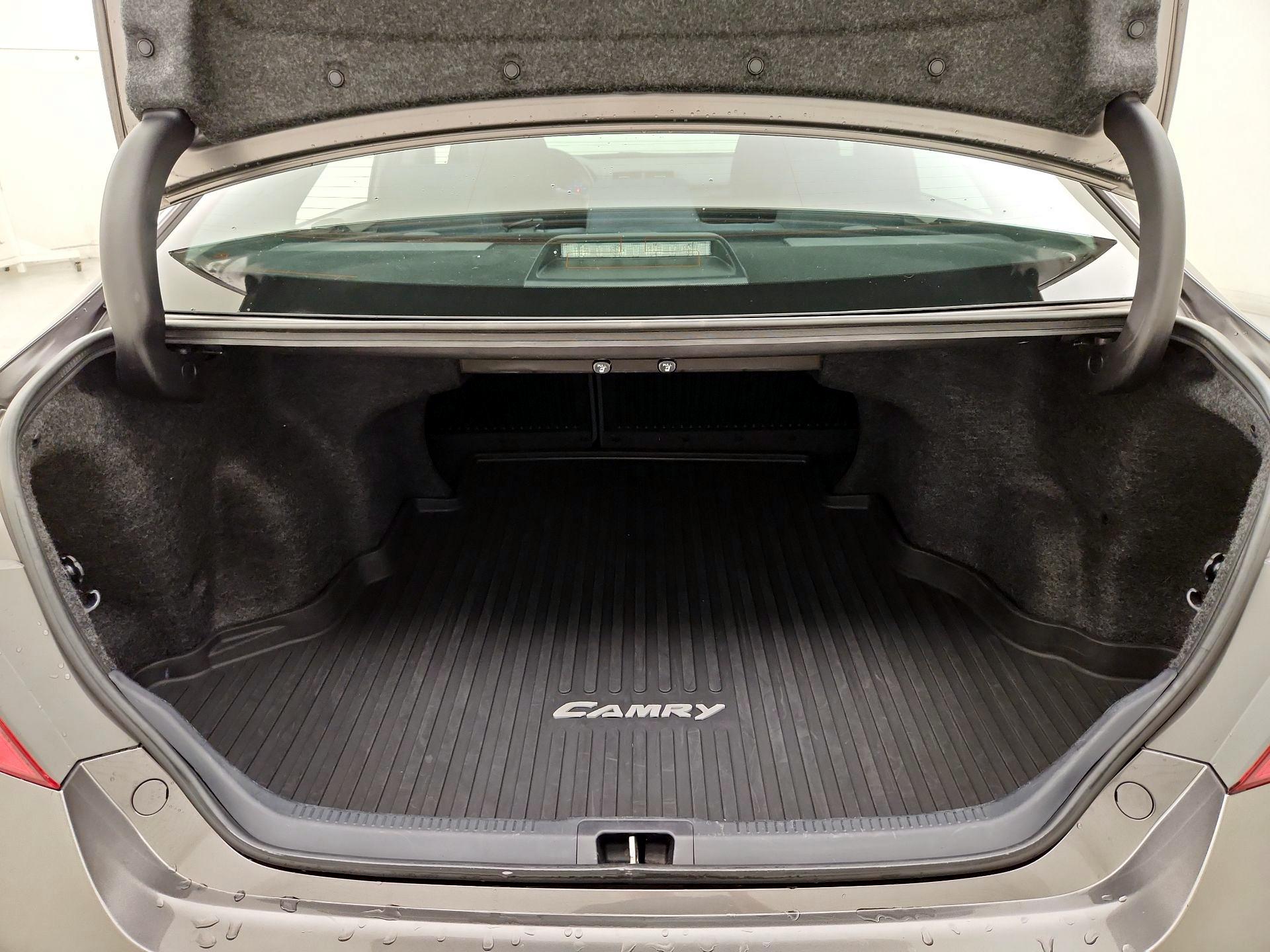 Thumbnail: 2017 Toyota Camry - 20