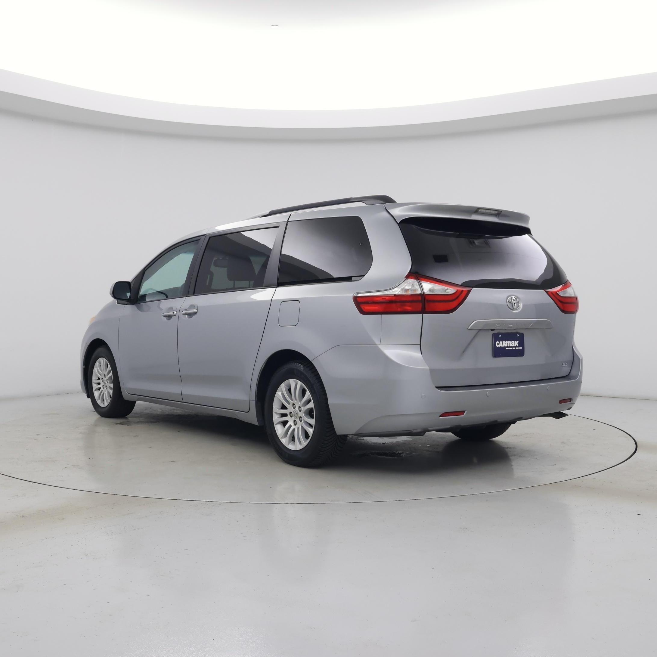 Thumbnail: 2015 Toyota Sienna - 2
