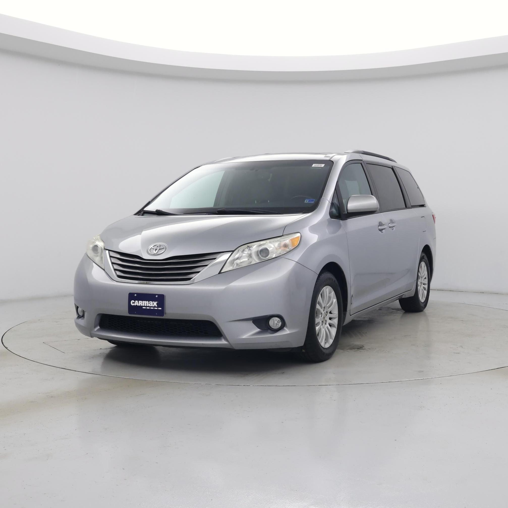 Thumbnail: 2015 Toyota Sienna - 4