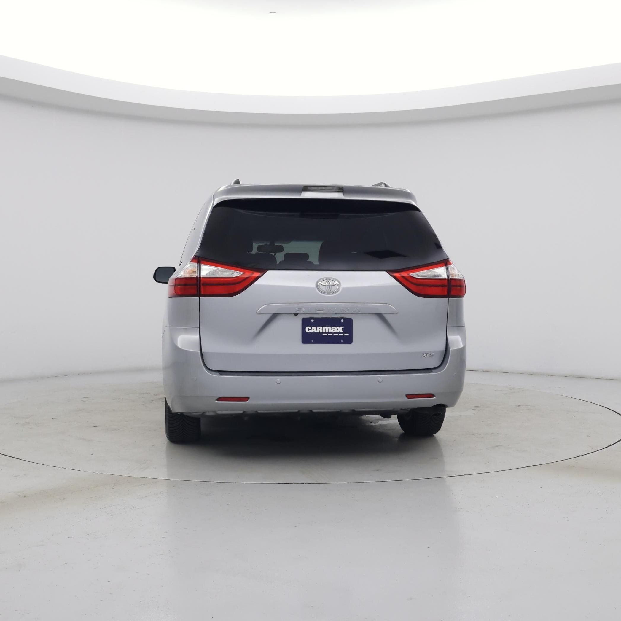 Thumbnail: 2015 Toyota Sienna - 6