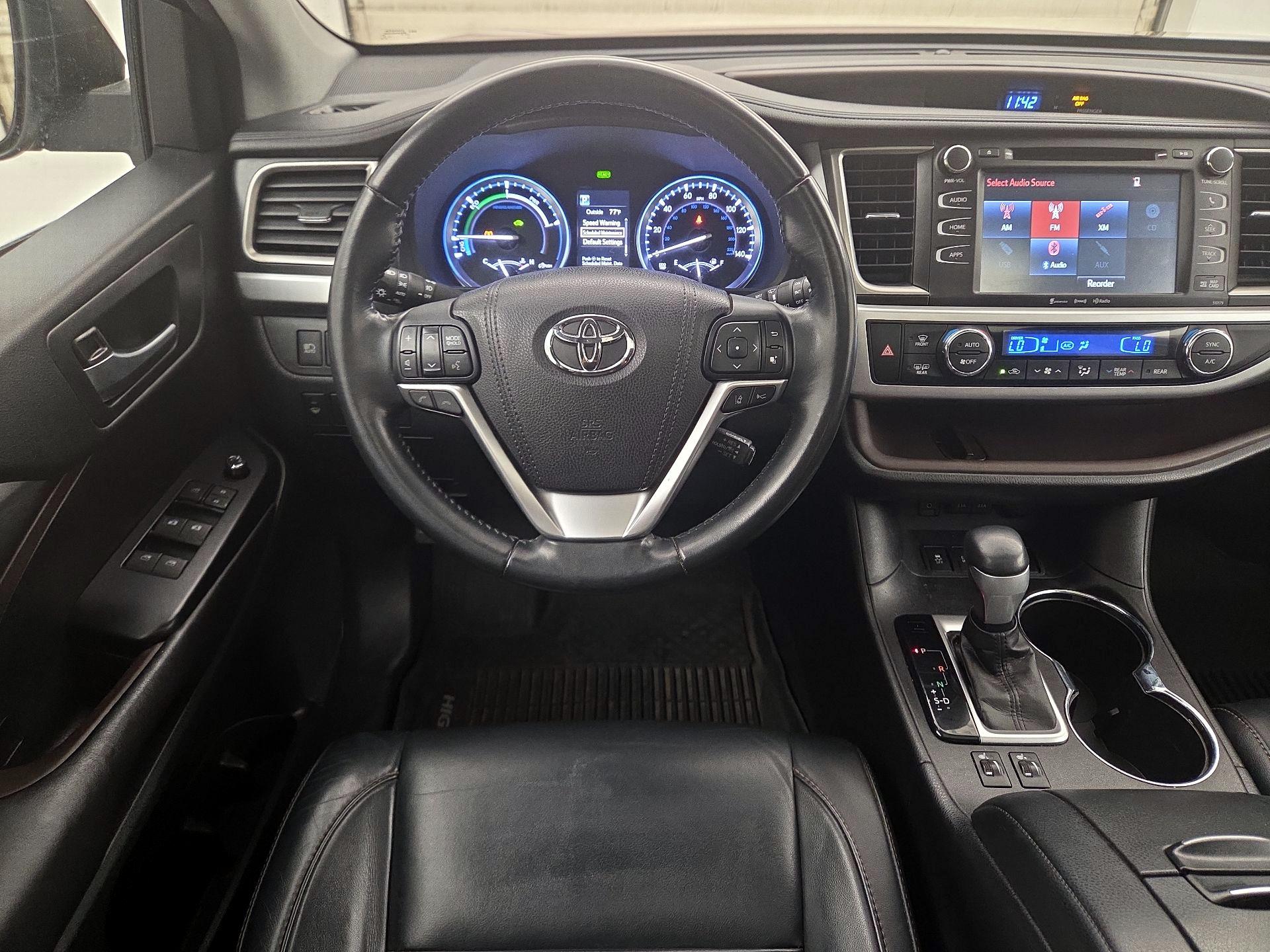 Thumbnail: 2017 Toyota Highlander - 10