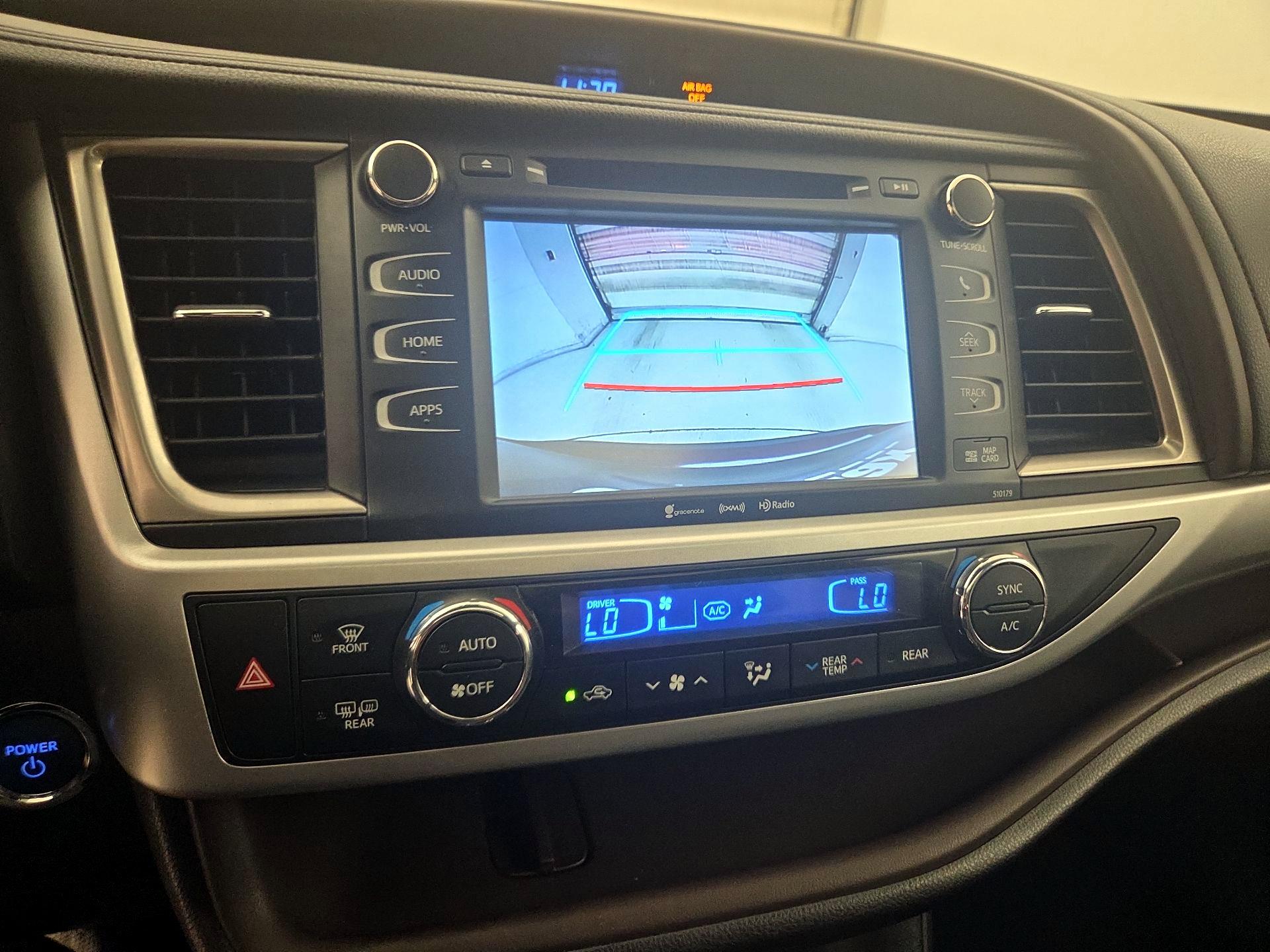 Thumbnail: 2017 Toyota Highlander - 14