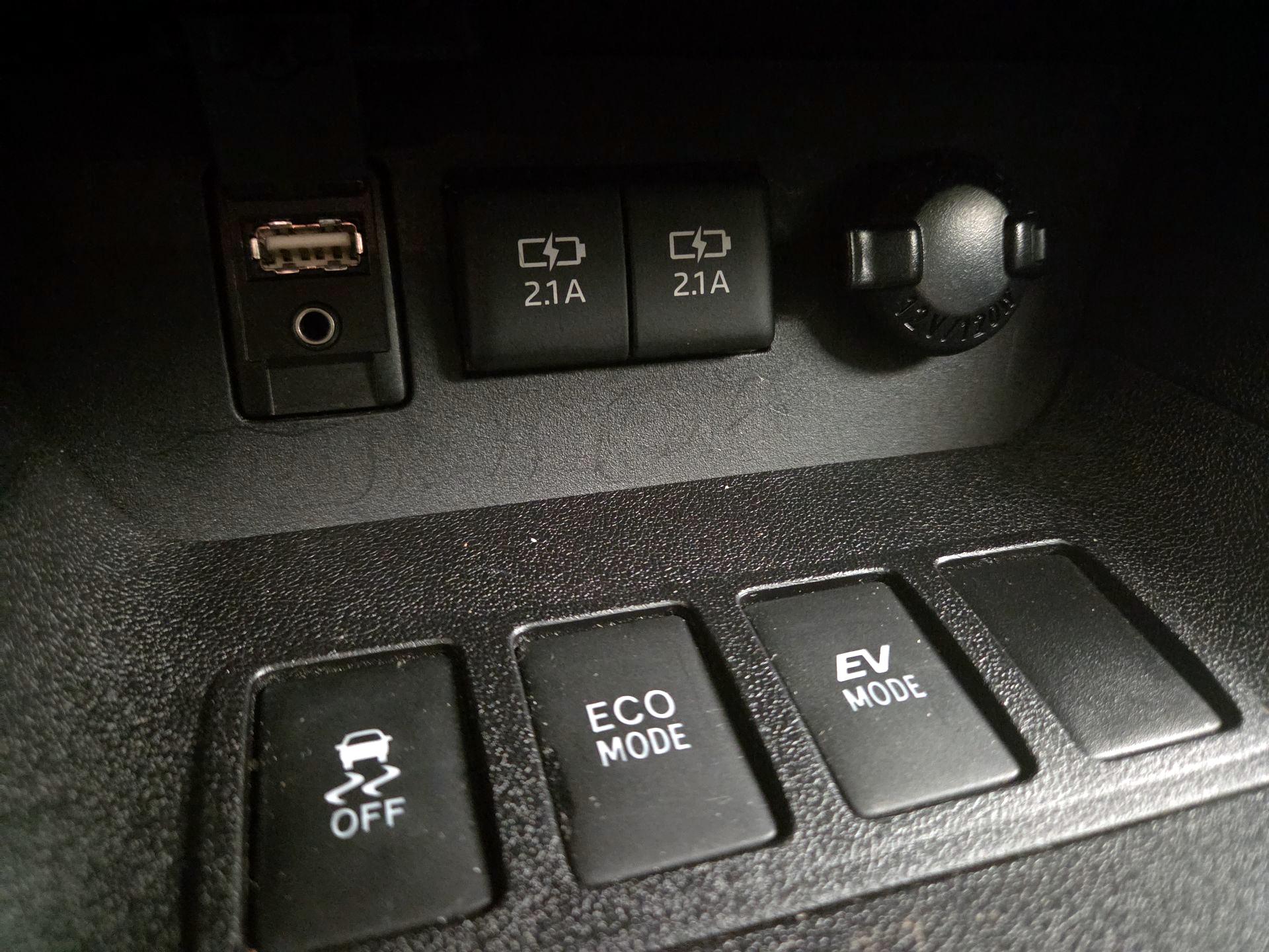 Thumbnail: 2017 Toyota Highlander - 18