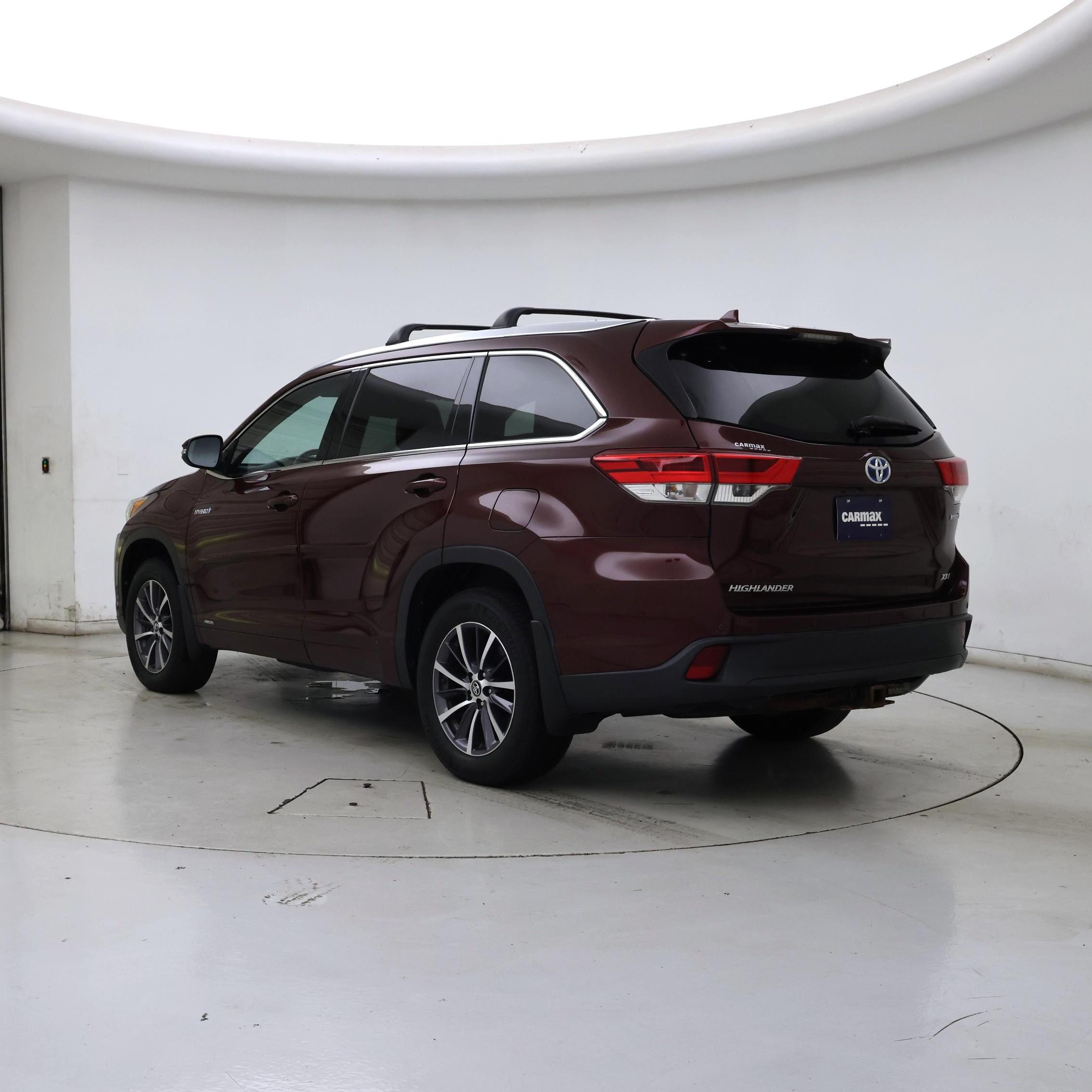 Thumbnail: 2017 Toyota Highlander - 2