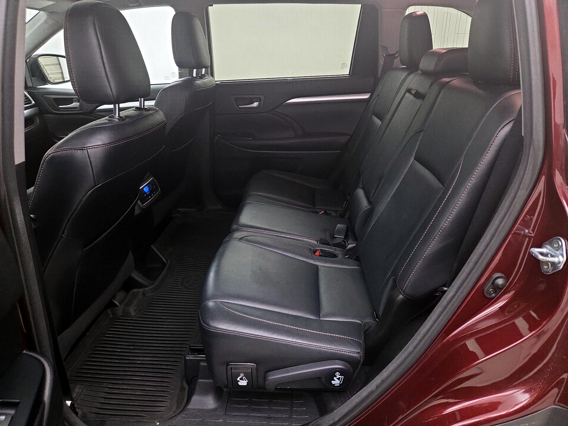 Thumbnail: 2017 Toyota Highlander - 20