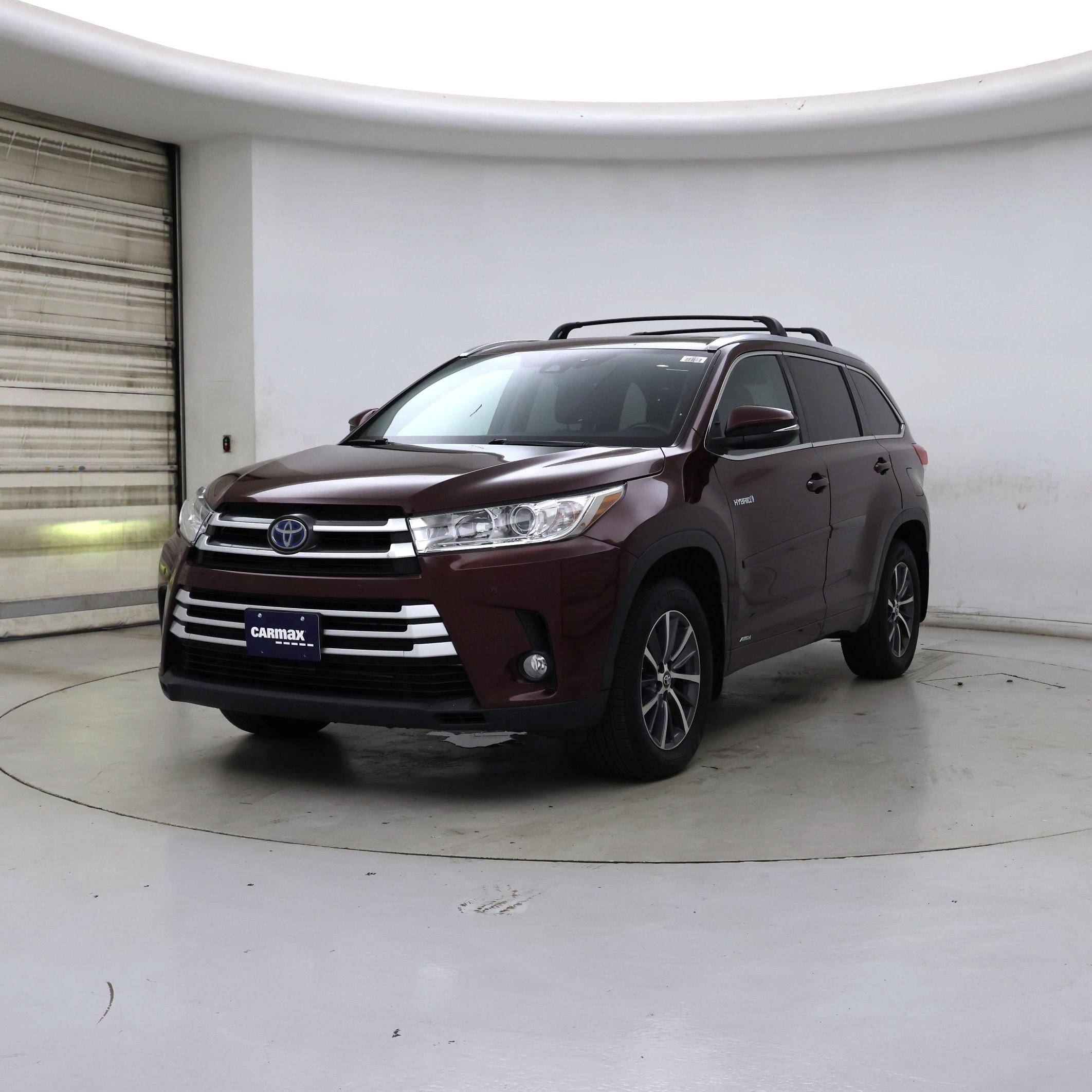 Thumbnail: 2017 Toyota Highlander - 4