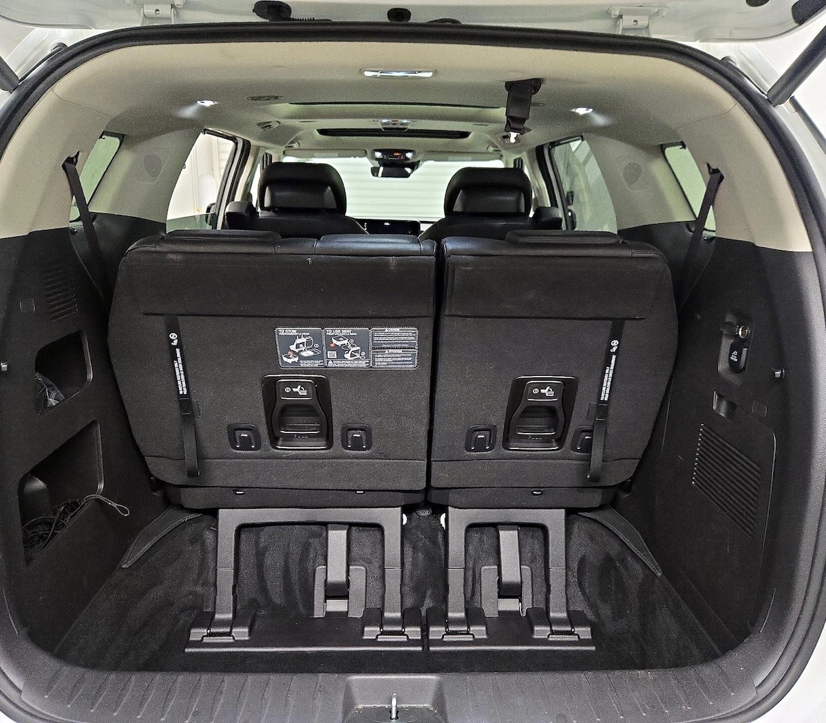 Trunk/Cargo (Seats Up)