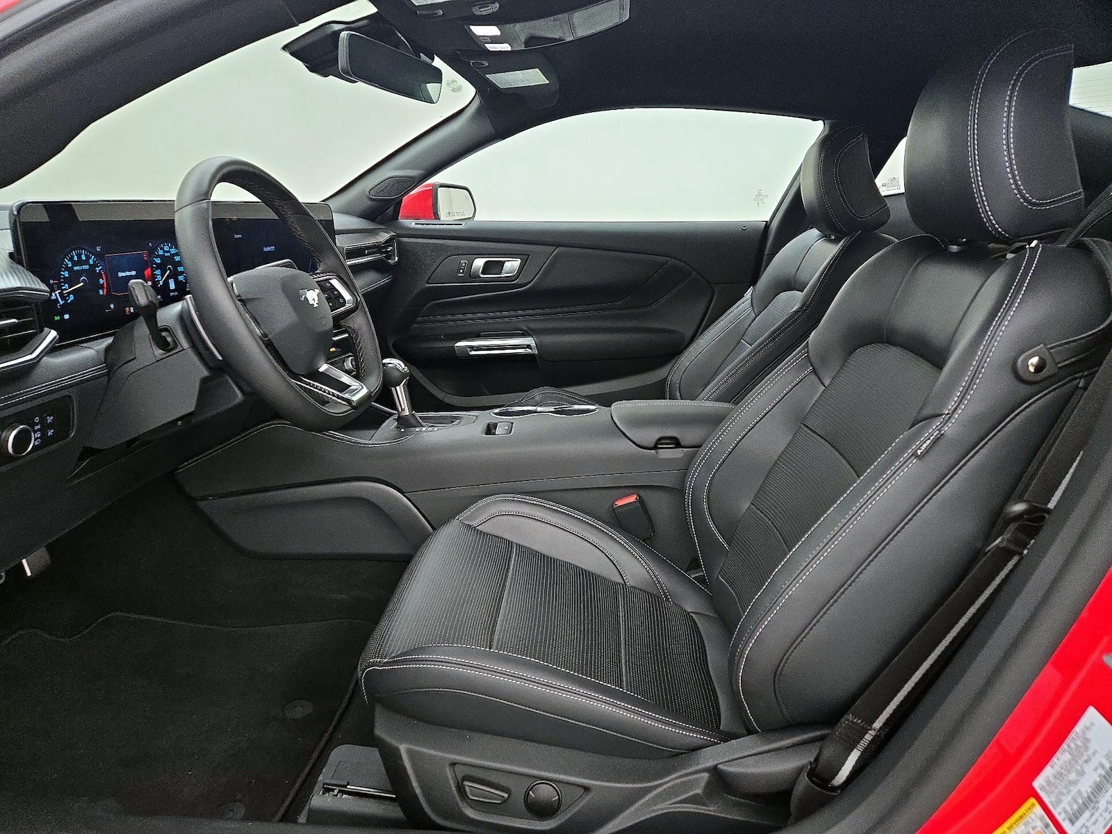 2025 Ford Mustang GT Premium - Photo 12