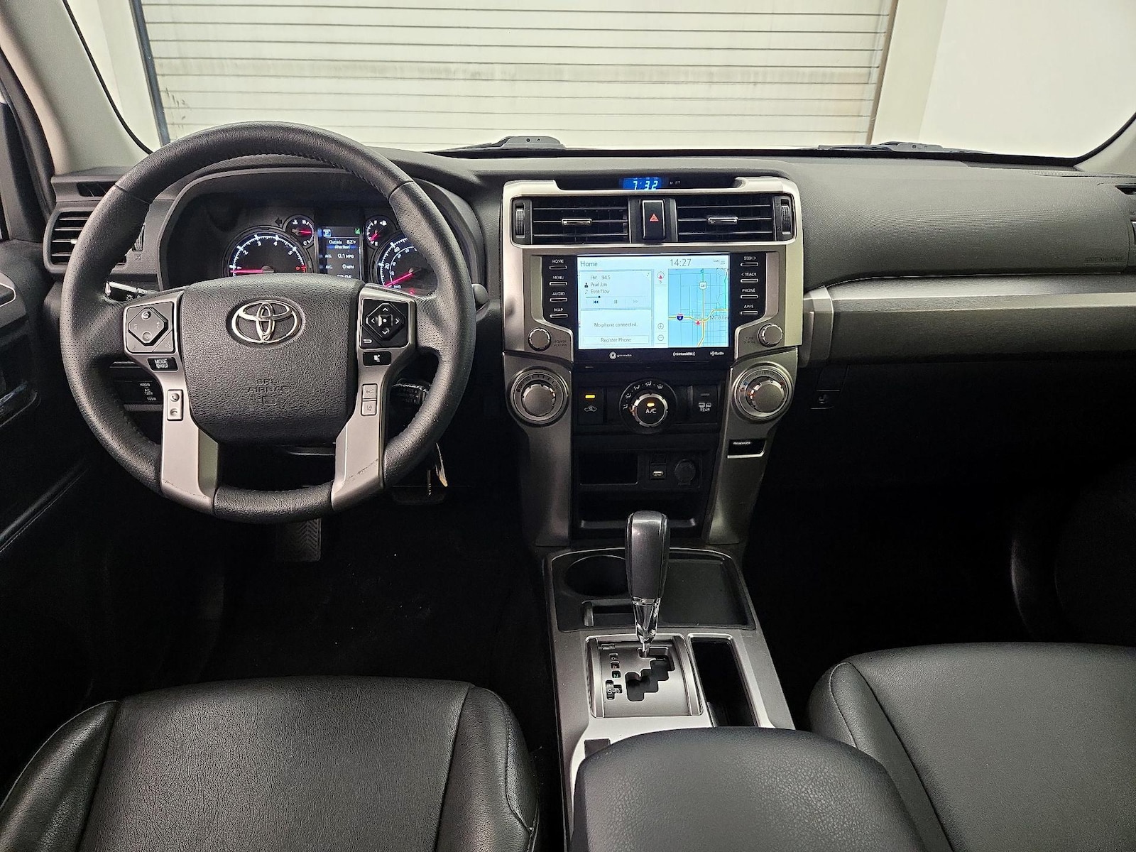 2020 Toyota 4Runner SR5 - Photo 10