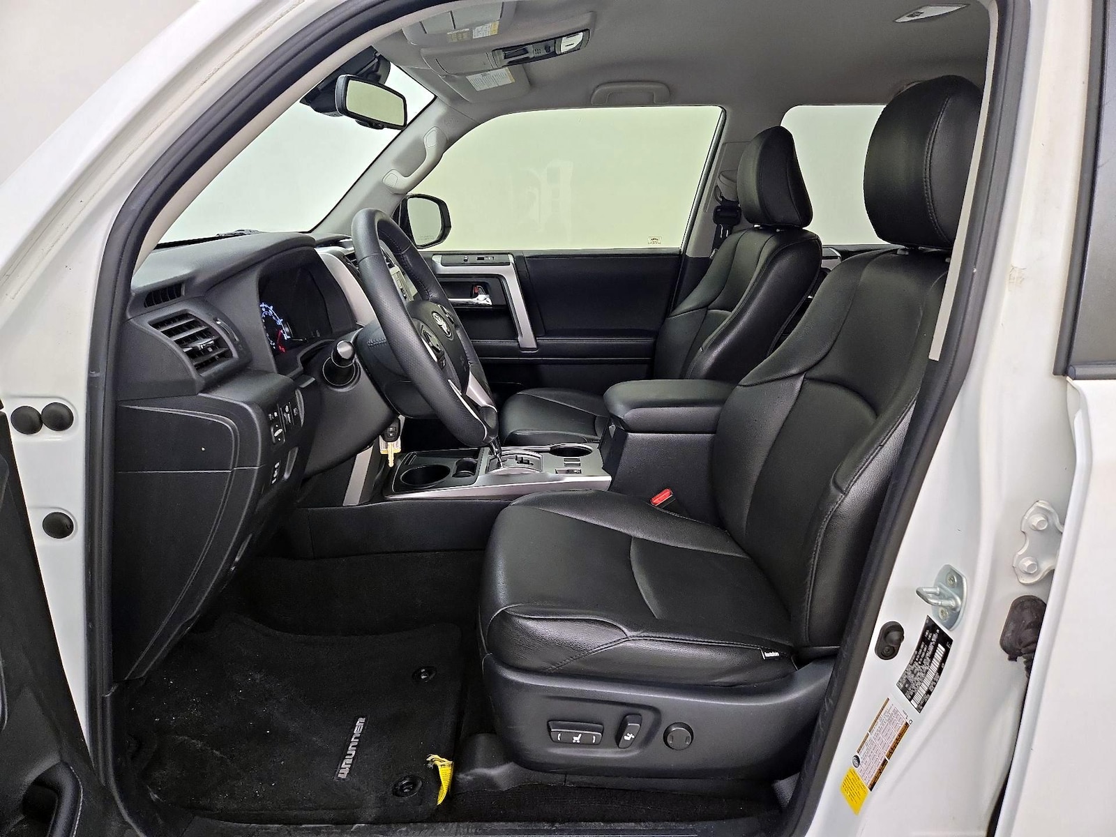 2020 Toyota 4Runner SR5 - Photo 12