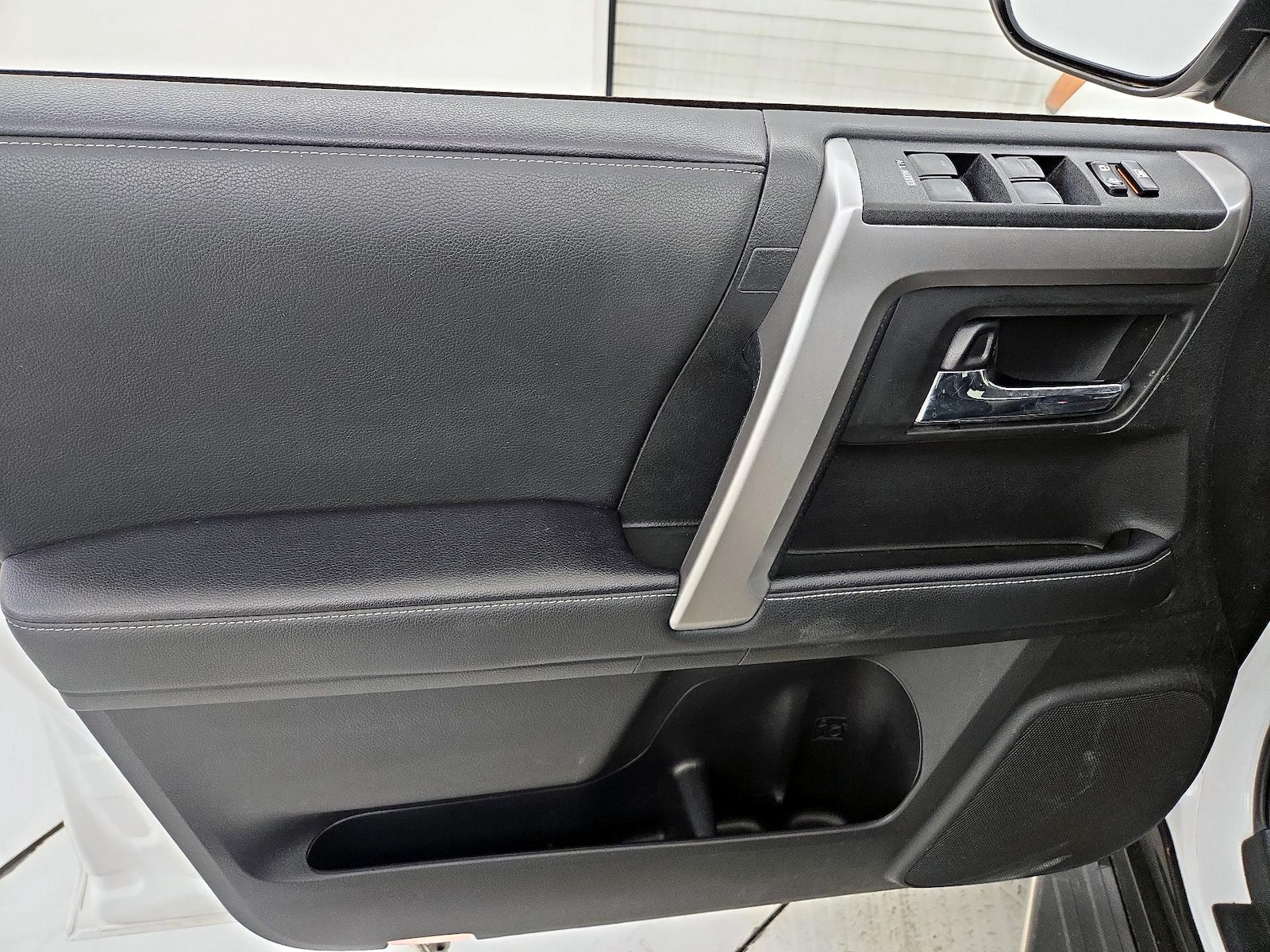 2020 Toyota 4Runner SR5 - Photo 13