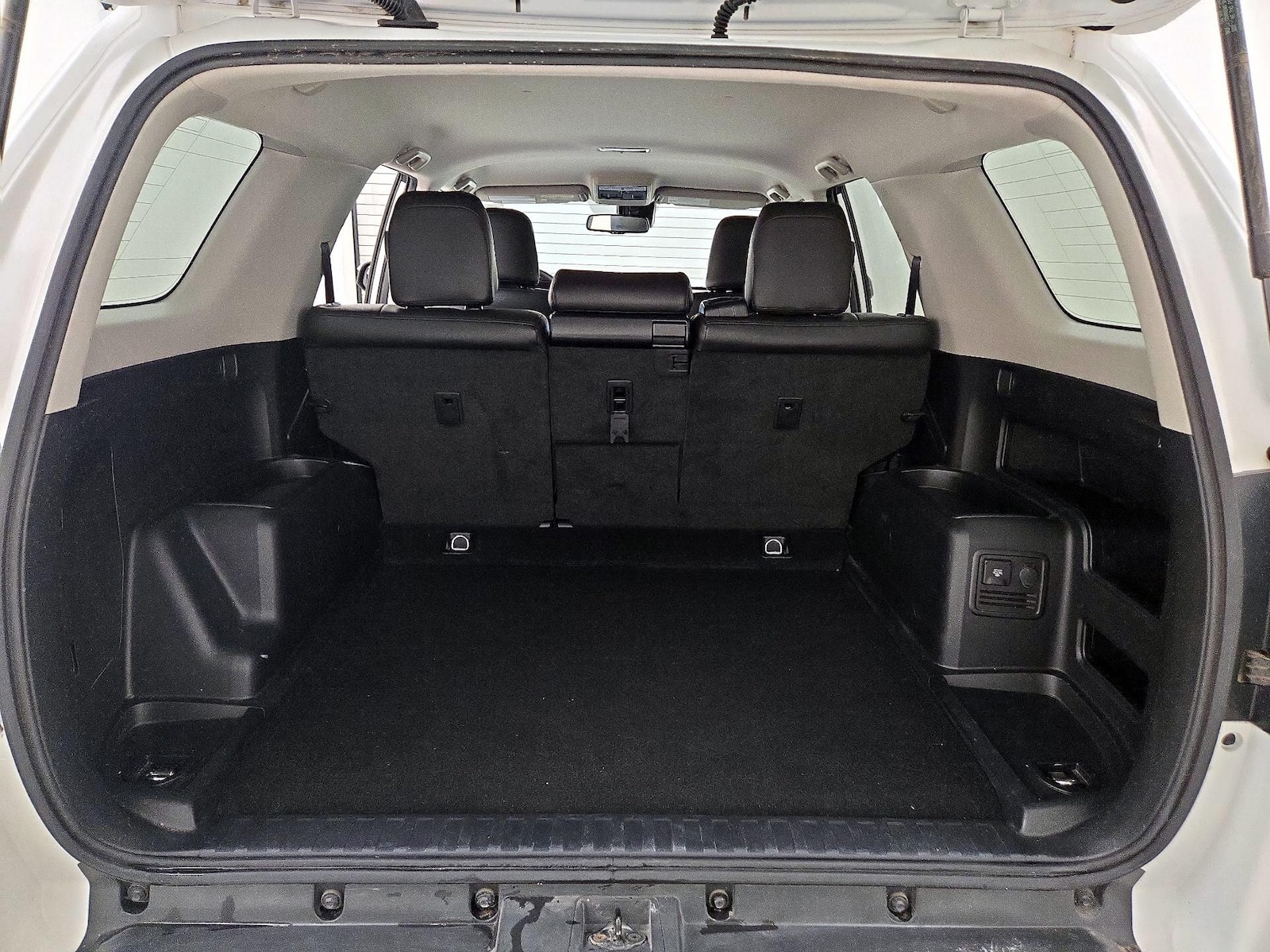 2020 Toyota 4Runner SR5 - Photo 22