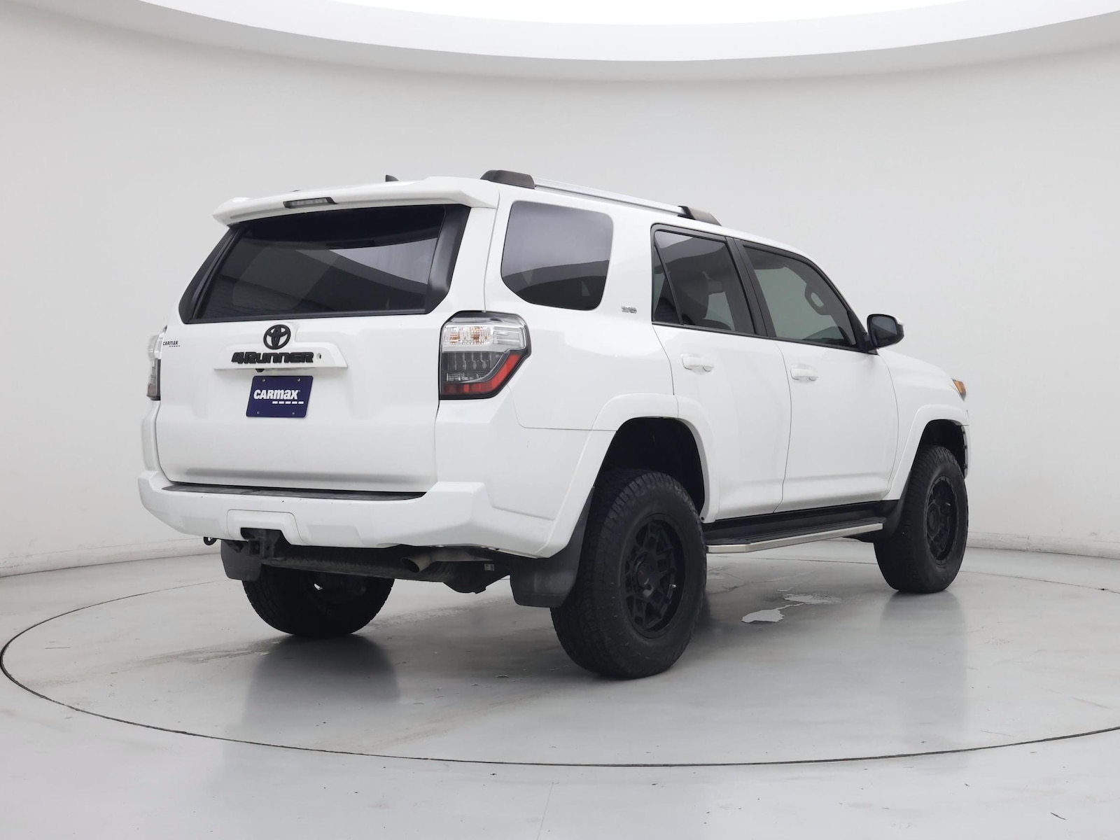 2020 Toyota 4Runner SR5 - Photo 9